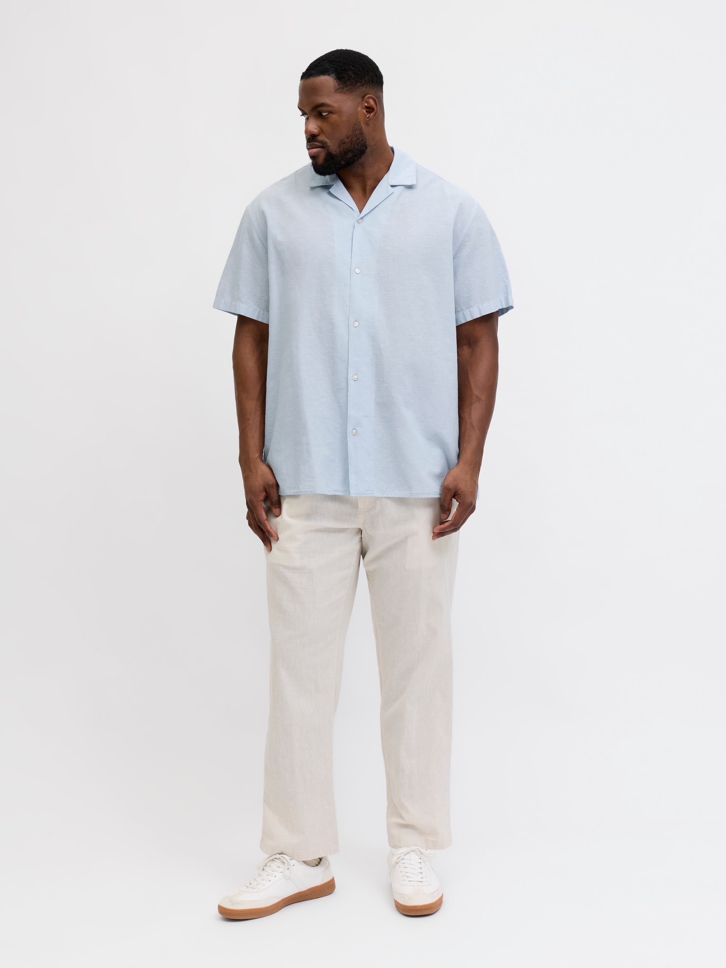 Jack & Jones PlusSize Chemise à manches courtes »JJEBREEZE LINEN BLEND RESORT SHIRT PLS« mit Leinen, regular fit