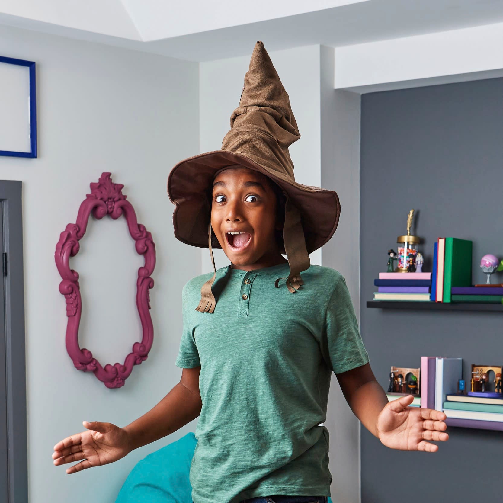 Spin Master Spielfigur »Wizarding World - Sprechender Hut (zweisprachig DE+IT)« mit Geräuschen und Bewegungen