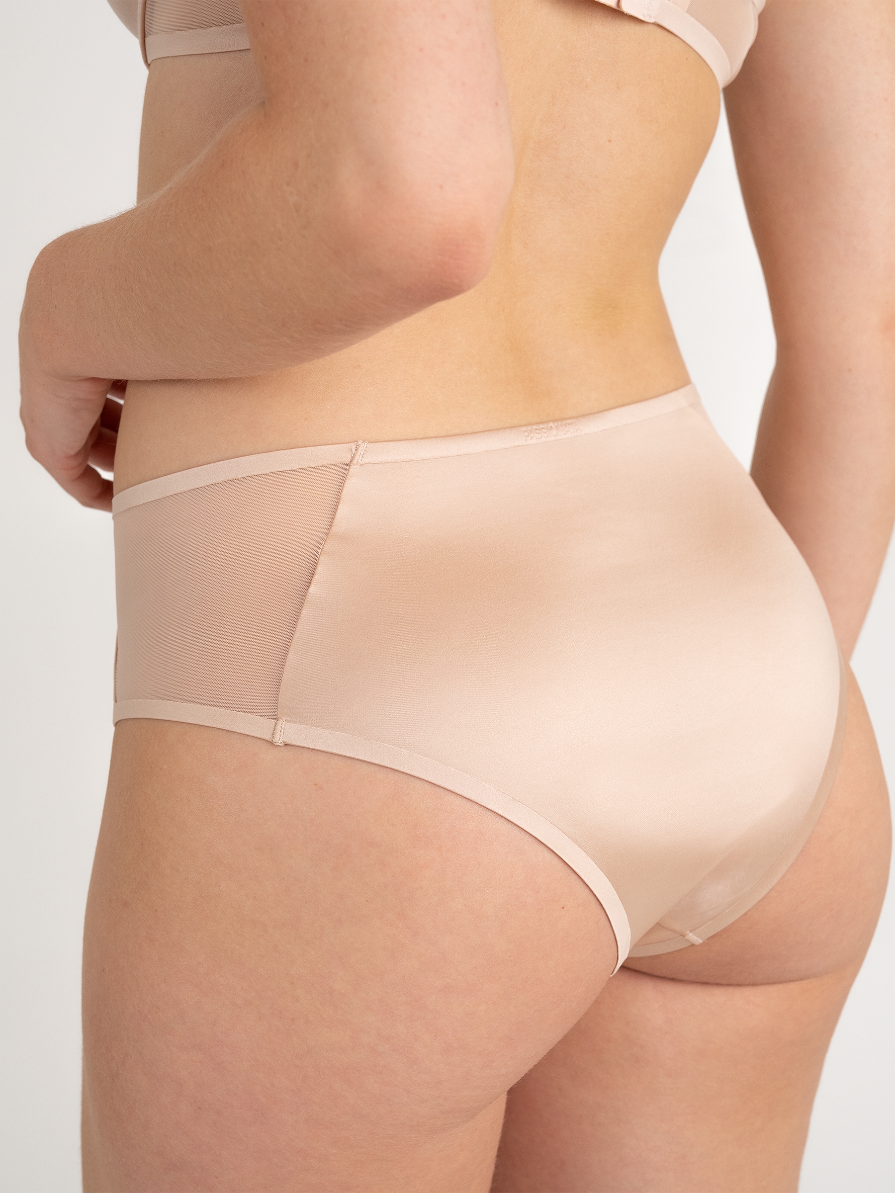 PASSIONATA Culotte haute »BIANCA« leichte Satin-Mikrofaser, elastisch