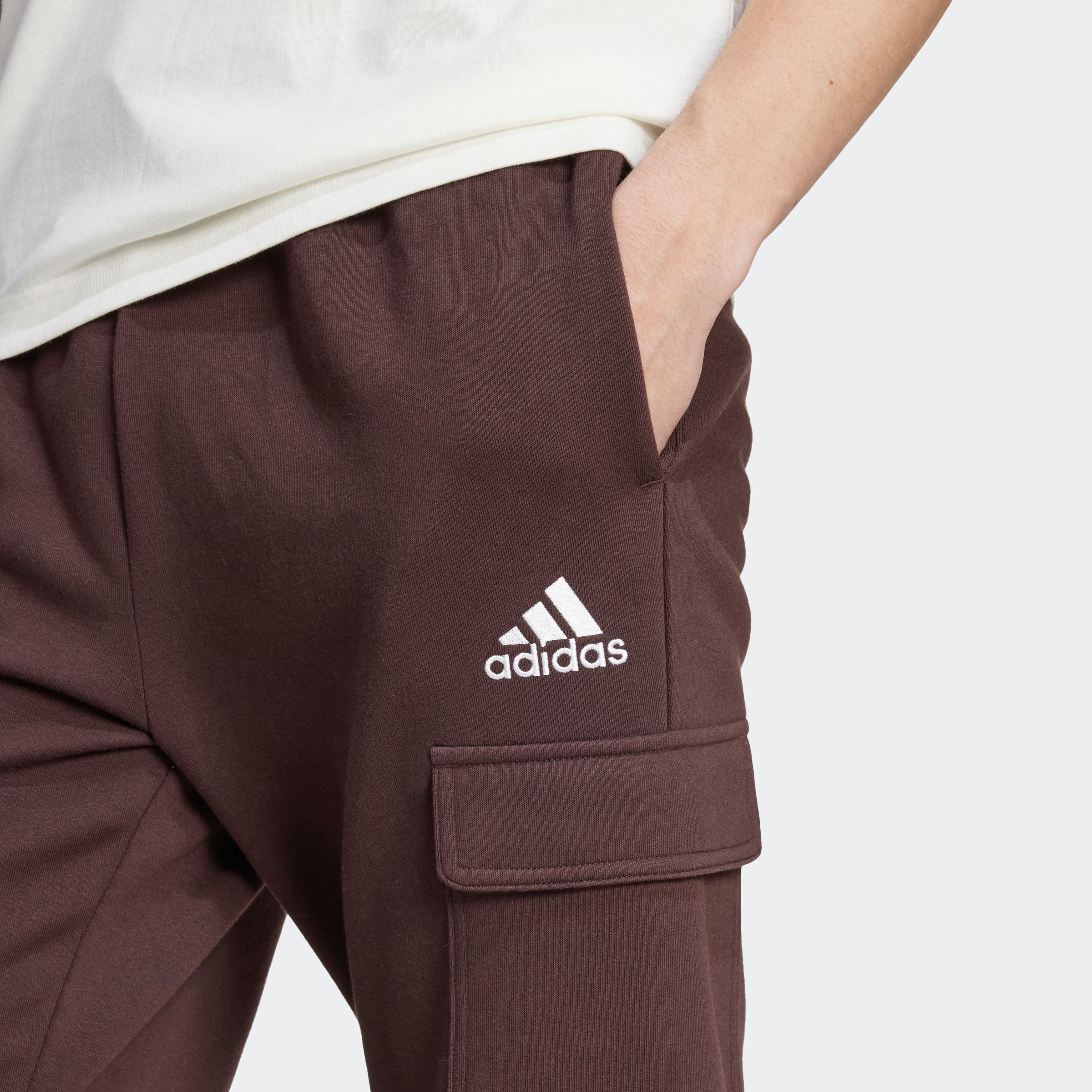 adidas Sportswear Sporthose »ESSENTIALS FLEECE REGULAR TAPERED CARGOHOSE«  Jogginghose Cargo aus weichem Fleece-Material