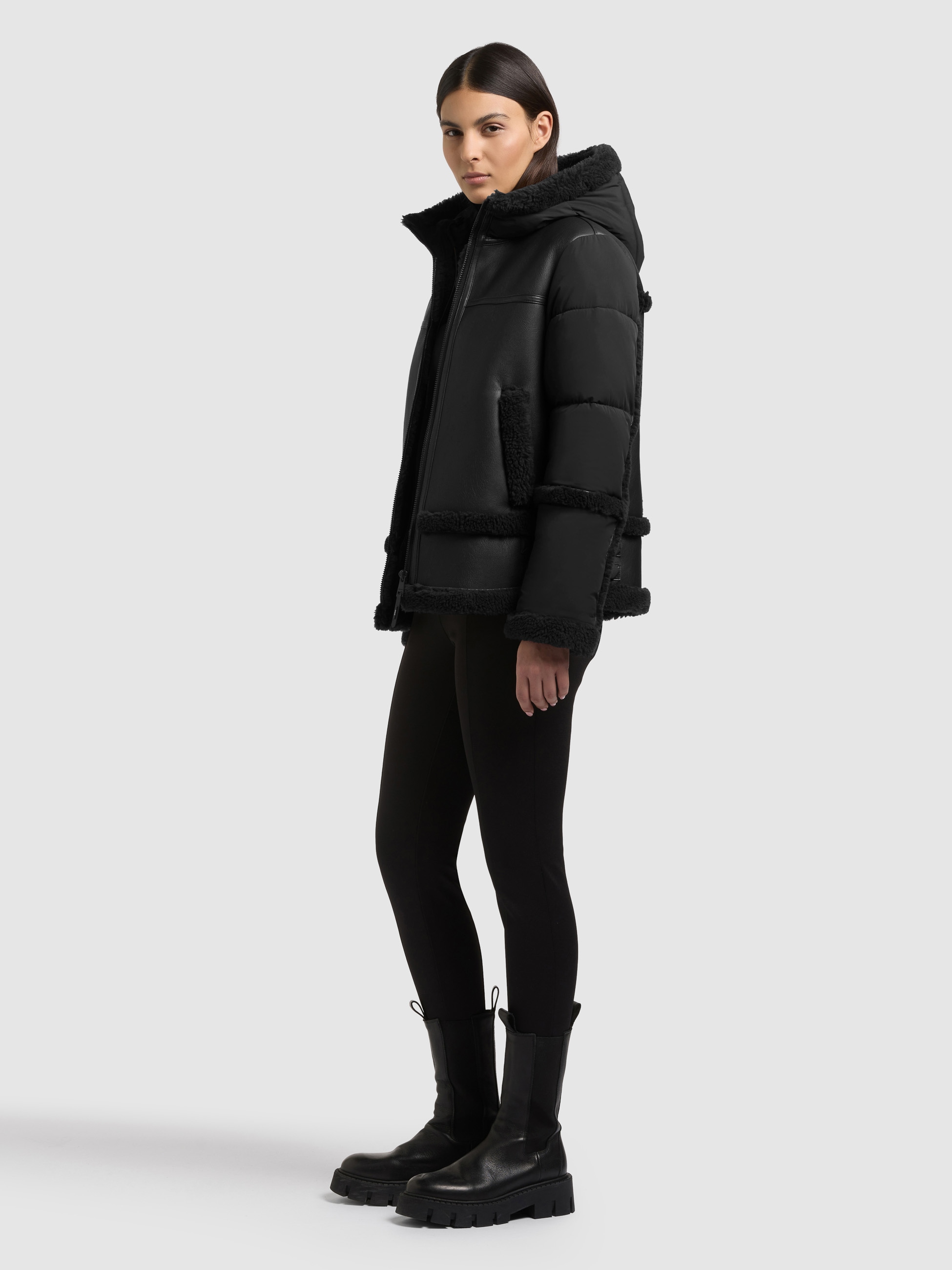 khujo Veste d'hiver »LEXYA« avec capuche wattierte, gesteppte Ärmel aus Nylon