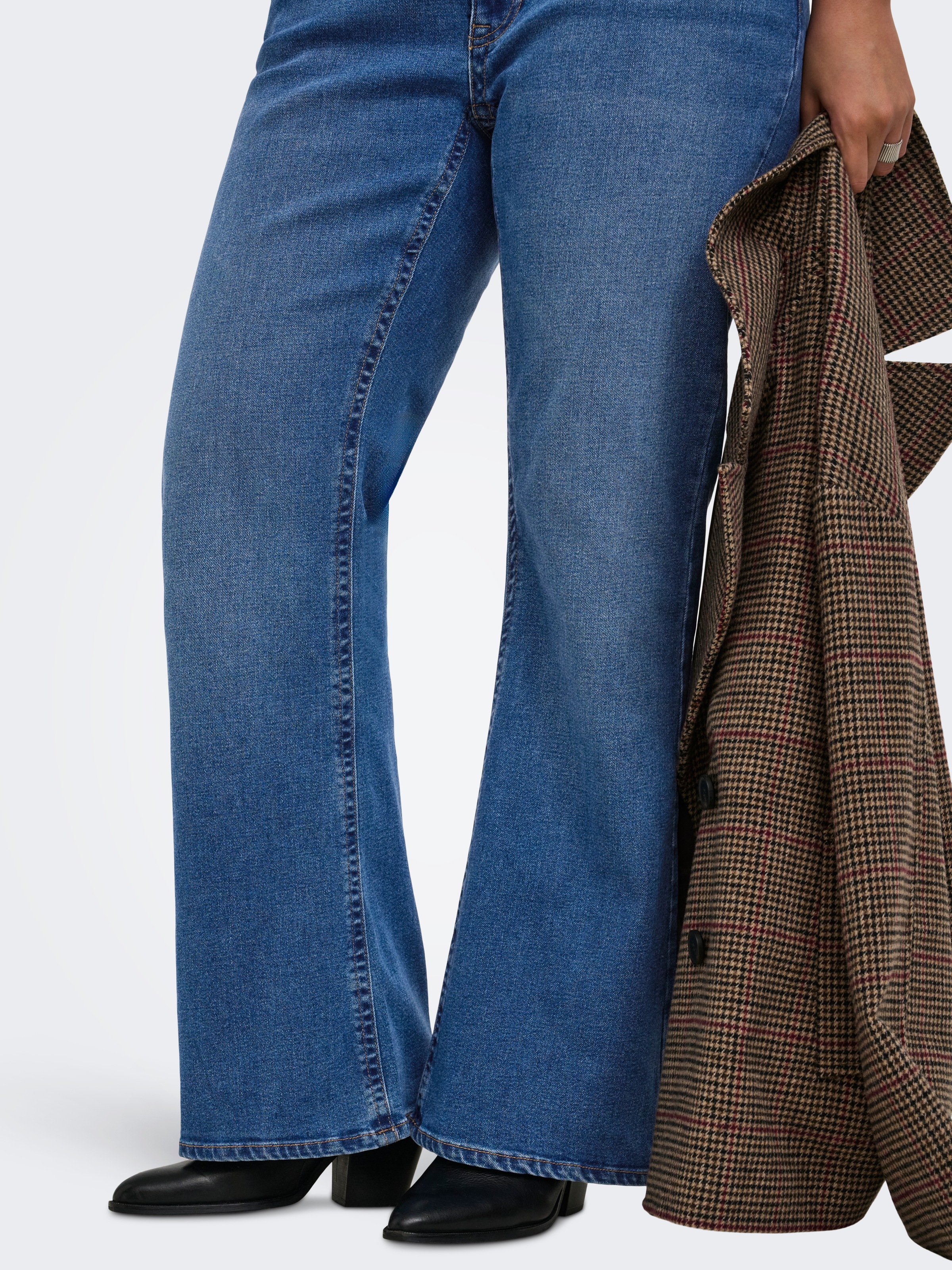 ONLY CARMAKOMA Jeans bootcut »CARPHOEBE REG BACK POC FLA PIM852 NOOS« mélange de coton, taille régulière