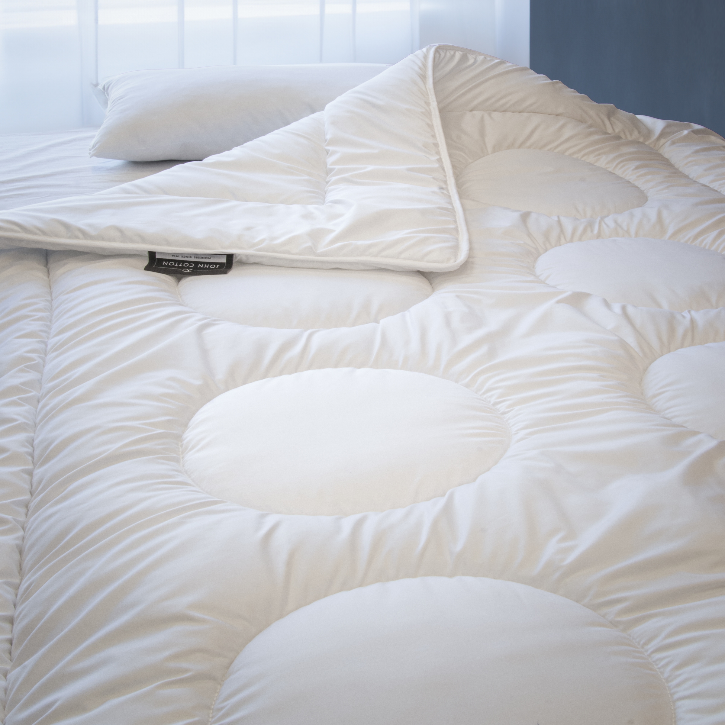John Cotton Microfaserbettdecke »Royal, Bettdecken für Sommer und Winter« normal Füllung ausvoluminoeserundflauschigerPolyester 1 Stk. tlg. Bettdecke 135x200 cm, 155x220cm, hochwertige Qualität