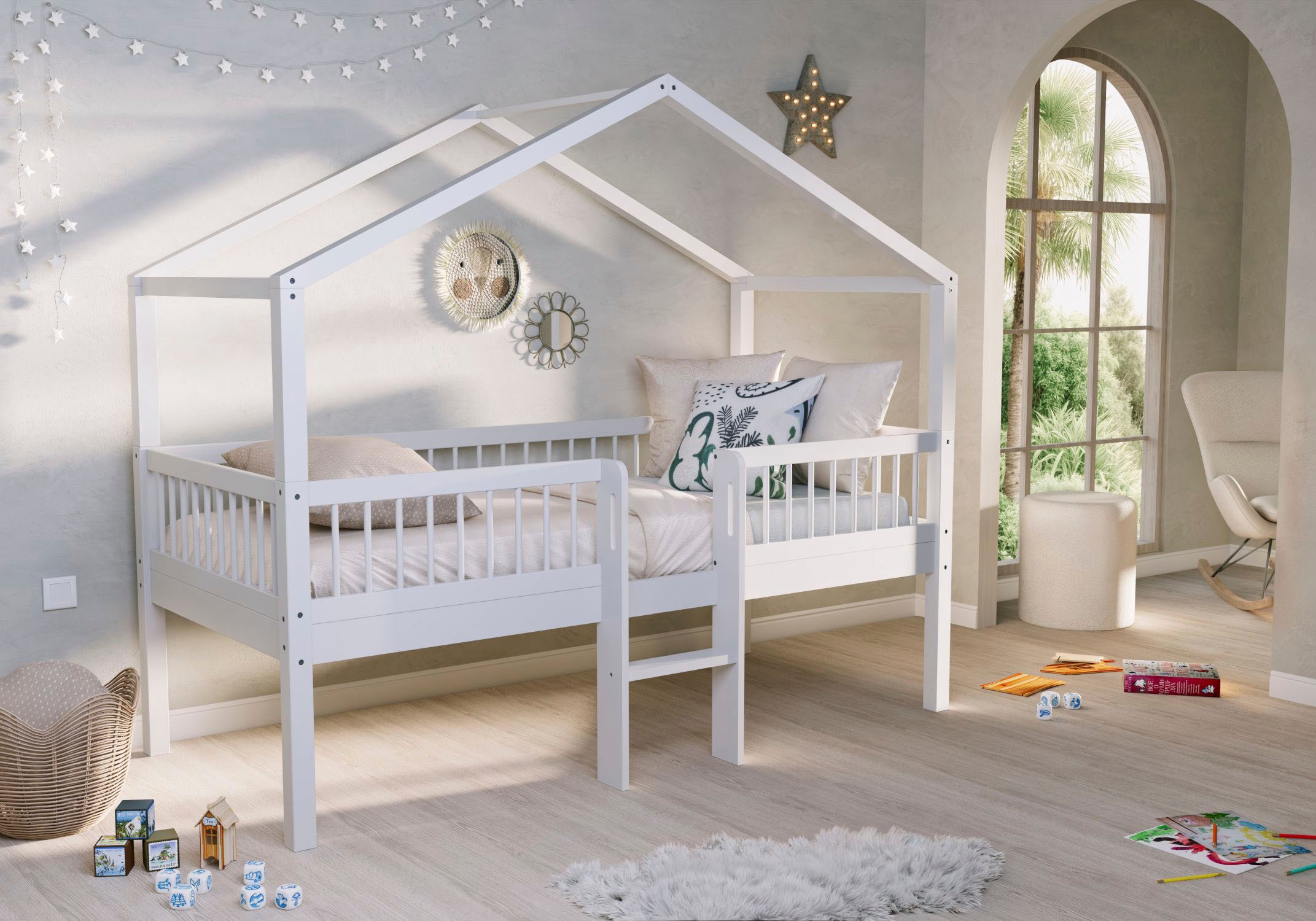 Vipack Hausbett »Forrest ist ein hochwertiges Massivholz Haus Bett "Made in Europe"« inkl. Rolllattenrost, Dachaufbau, Absturzschutz und Leiter,  wahlweise aus massiver Eiche geölt oder Buche massiv weiss lackiert