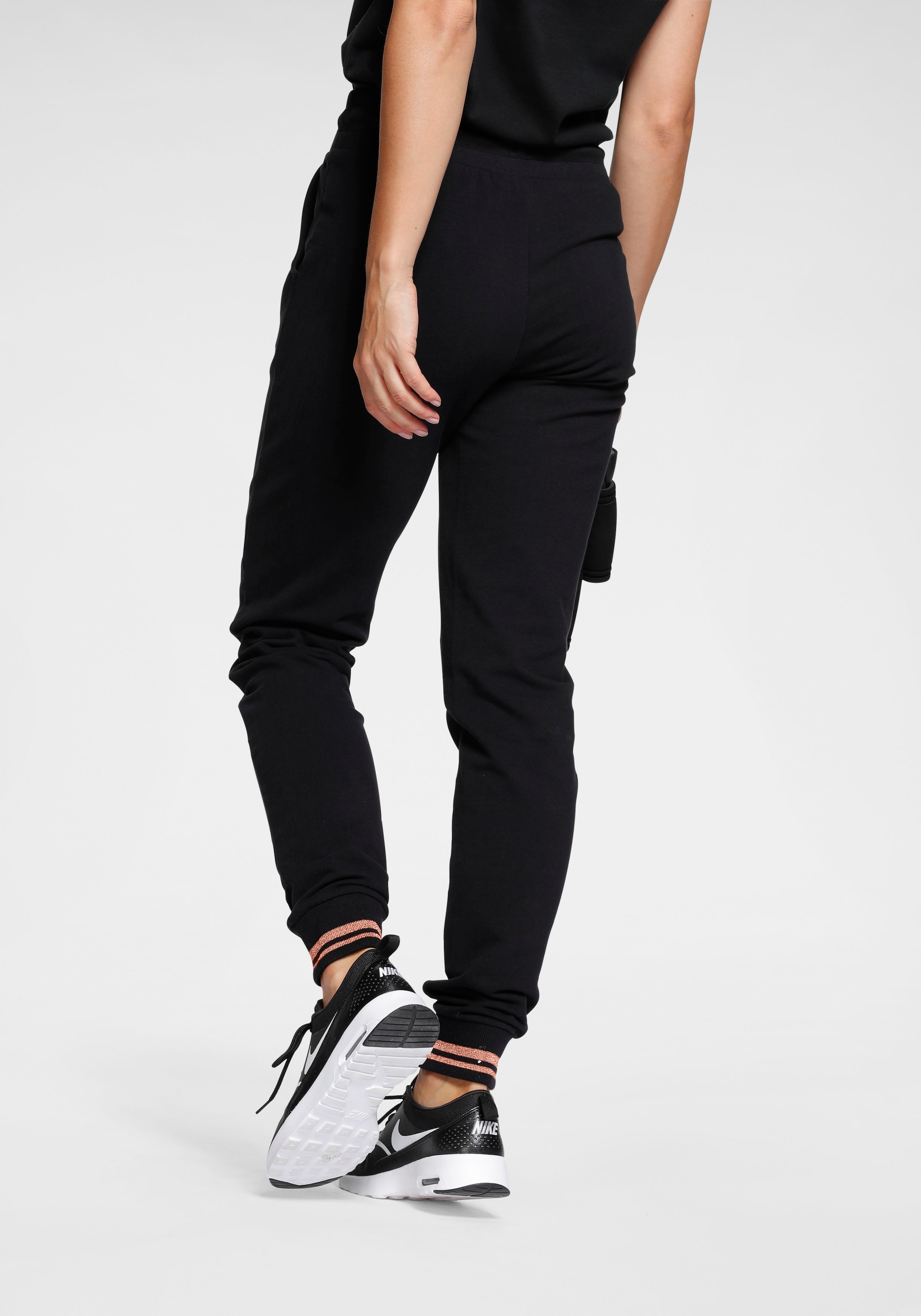 H.I.S Pantalon de jogging  mit metallisch glänzenden Details