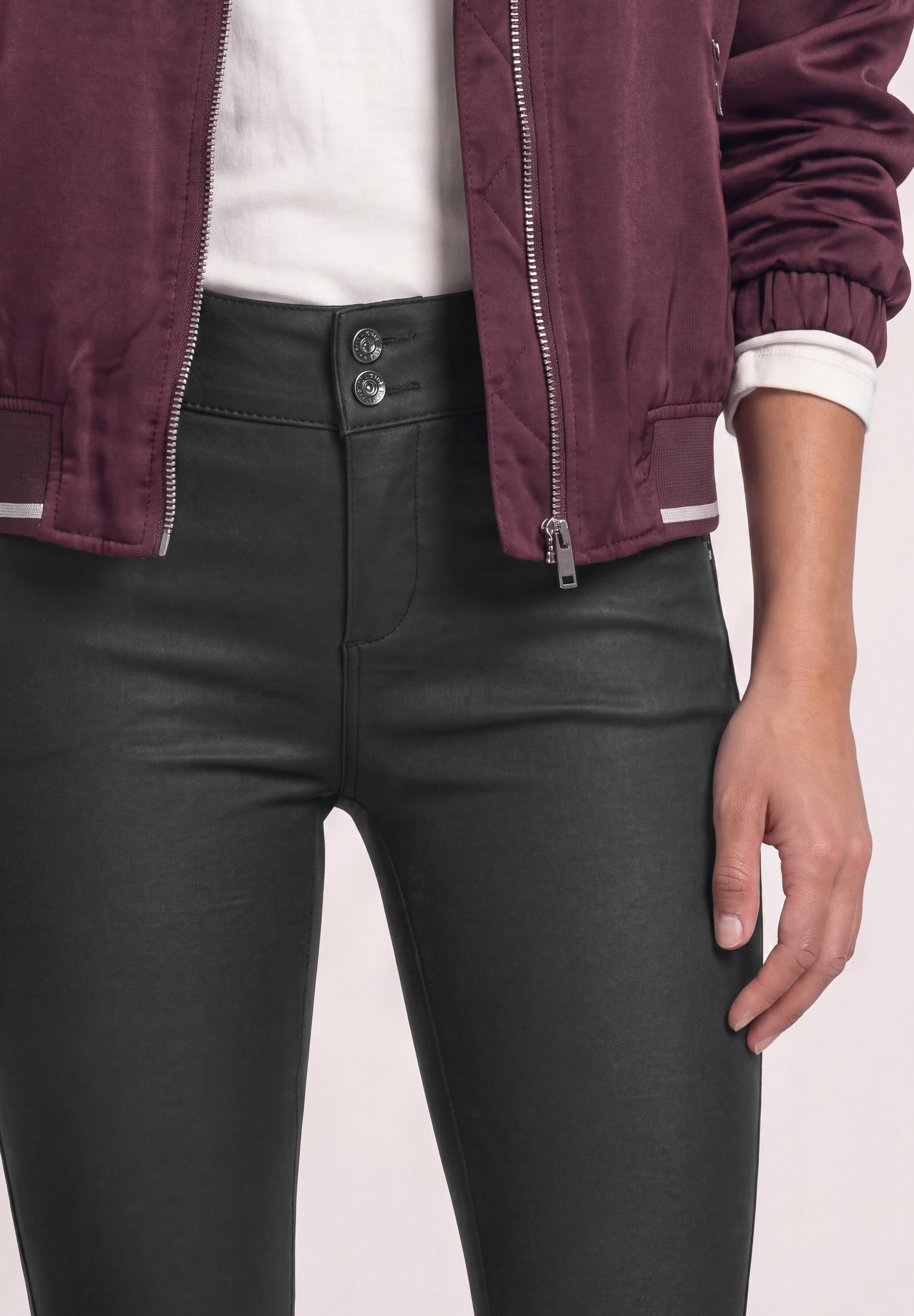 STREET ONE Pantalon imitation cuir »Style York«  pantalon taille mi-haute slim fit aspect cuir