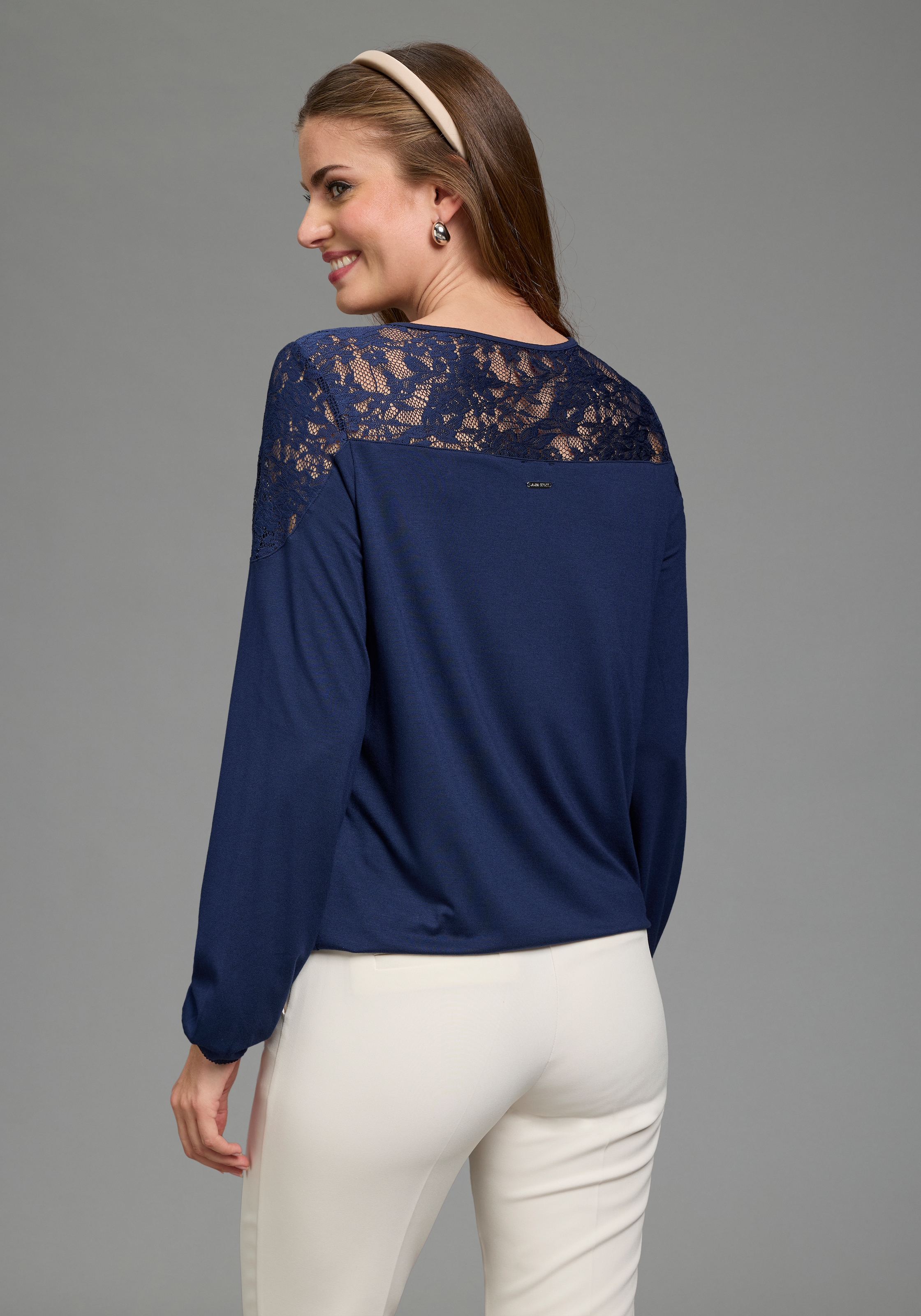Laura Scott Chemise en dentelle coupe près du corps à la hauteur des hanches, uni