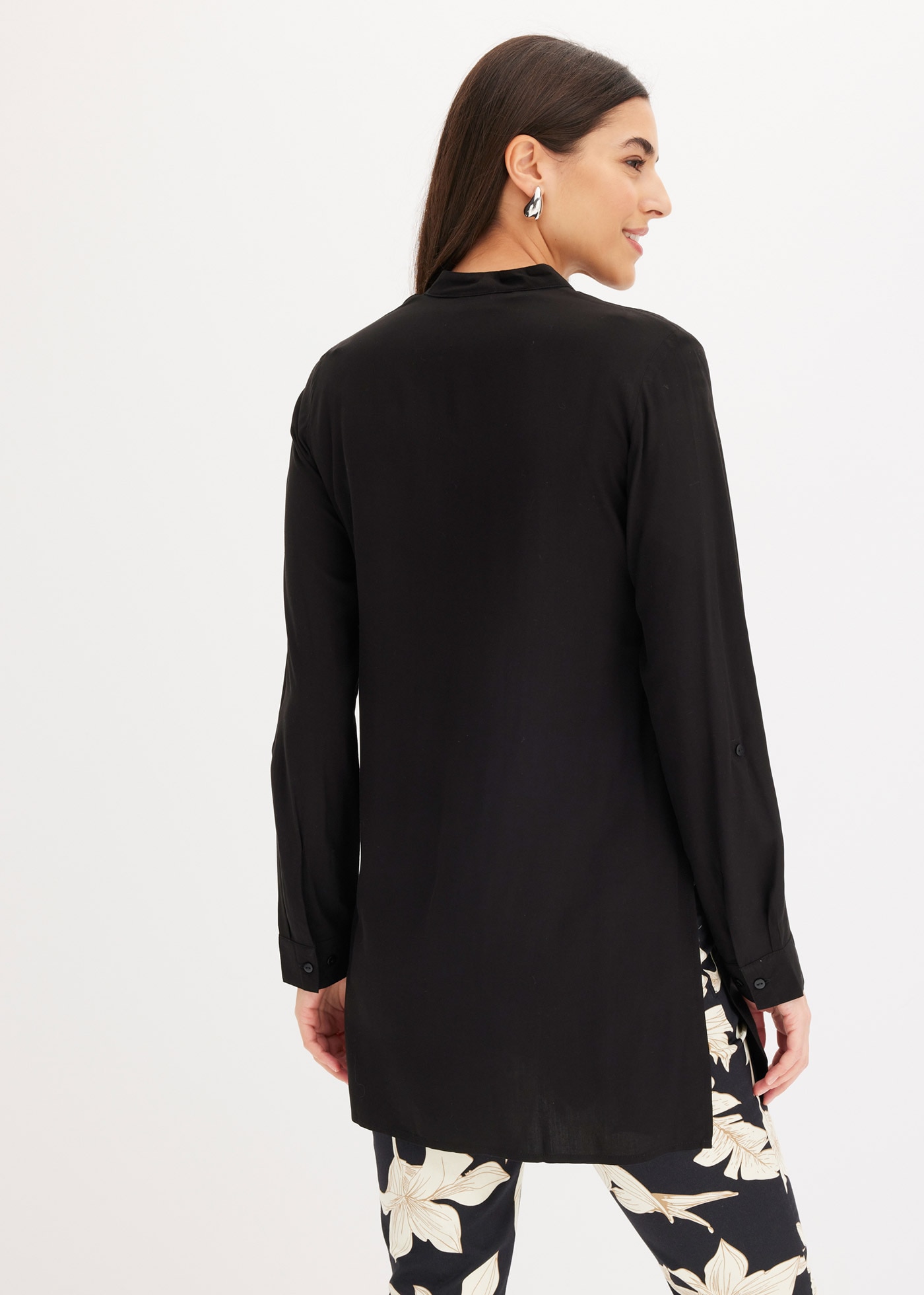 bonprix Chemisier long gerade Passform, mit langem Arm, aus Viskose, mit Stehkragen