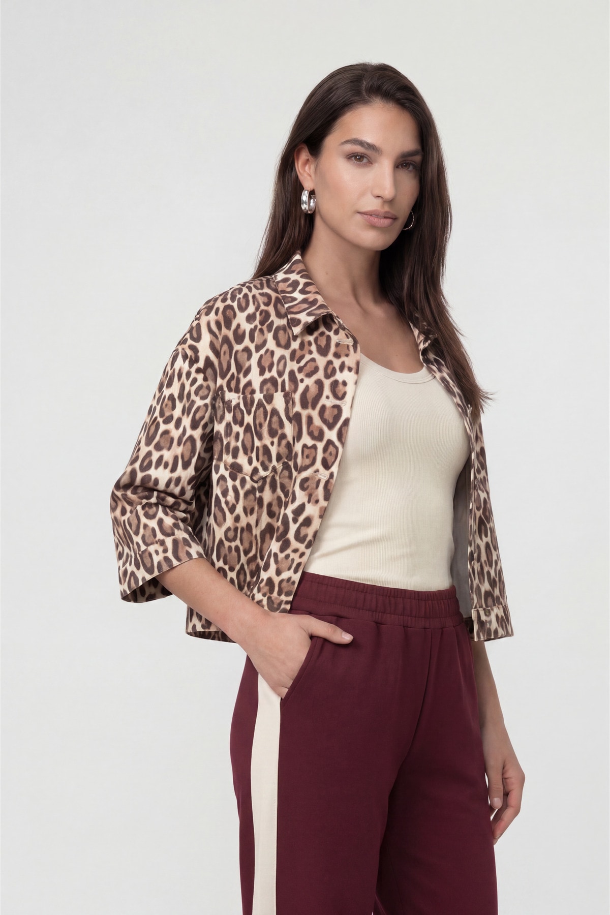 Monari Veste courte »Jacke Leodruck Allover« sans capuche coupe régulière avec motif léopard