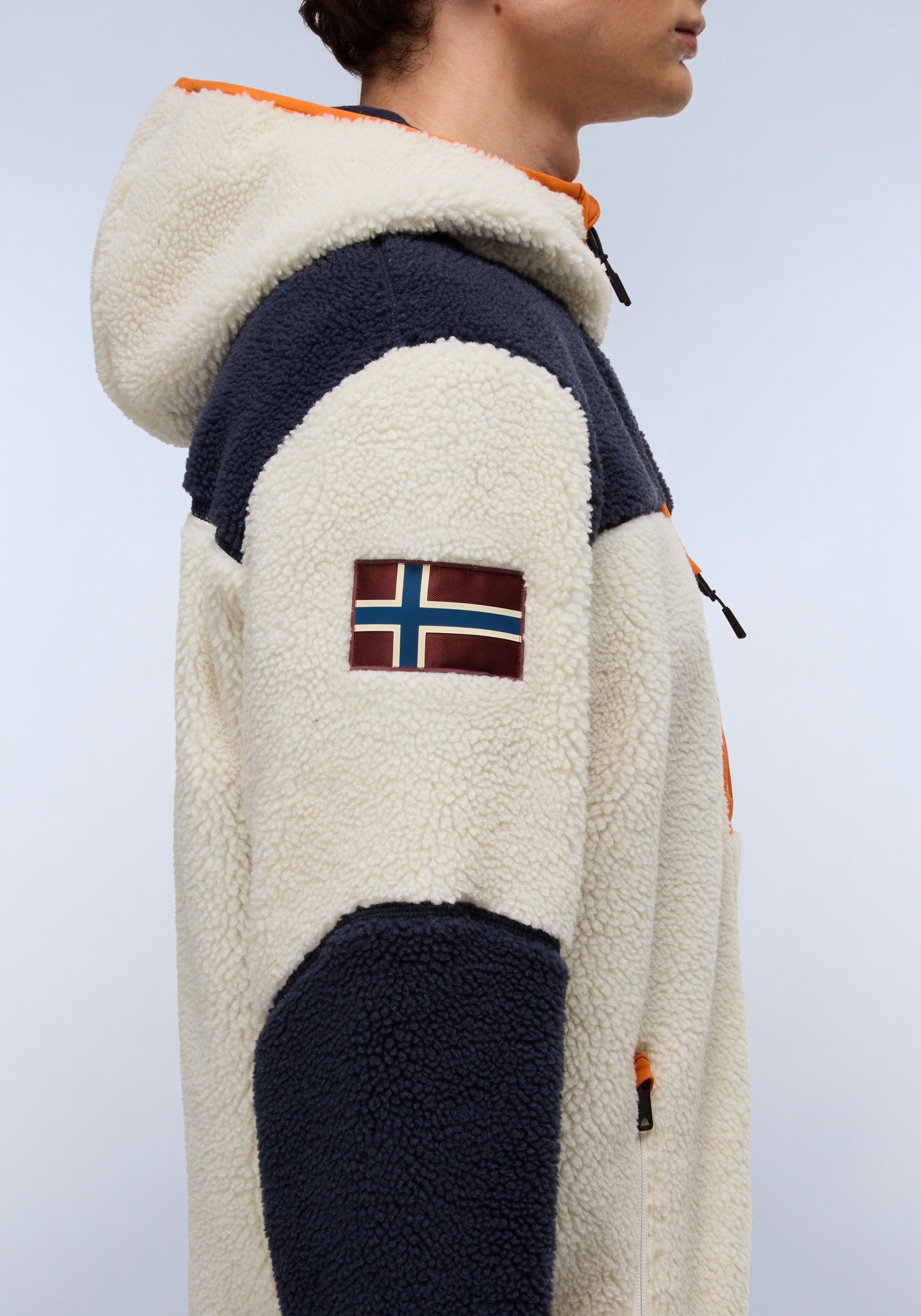 Napapijri Plüschjacke »YUPIK« mit Kapuze mit kontrastfarbenen Details