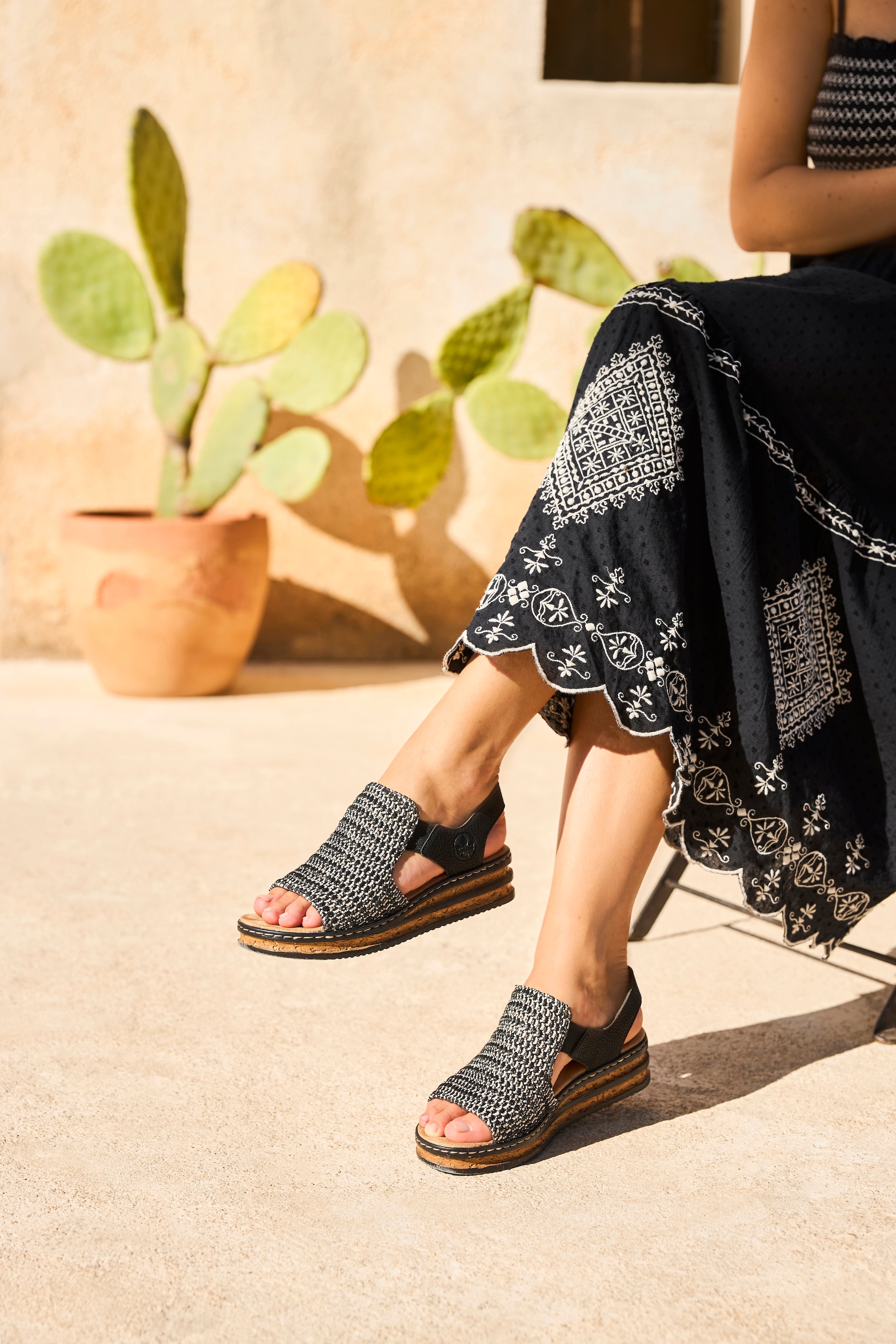 Rieker Keilsandalette  Sommerschuh, Strandschuh, Sandale in Flechtoptik