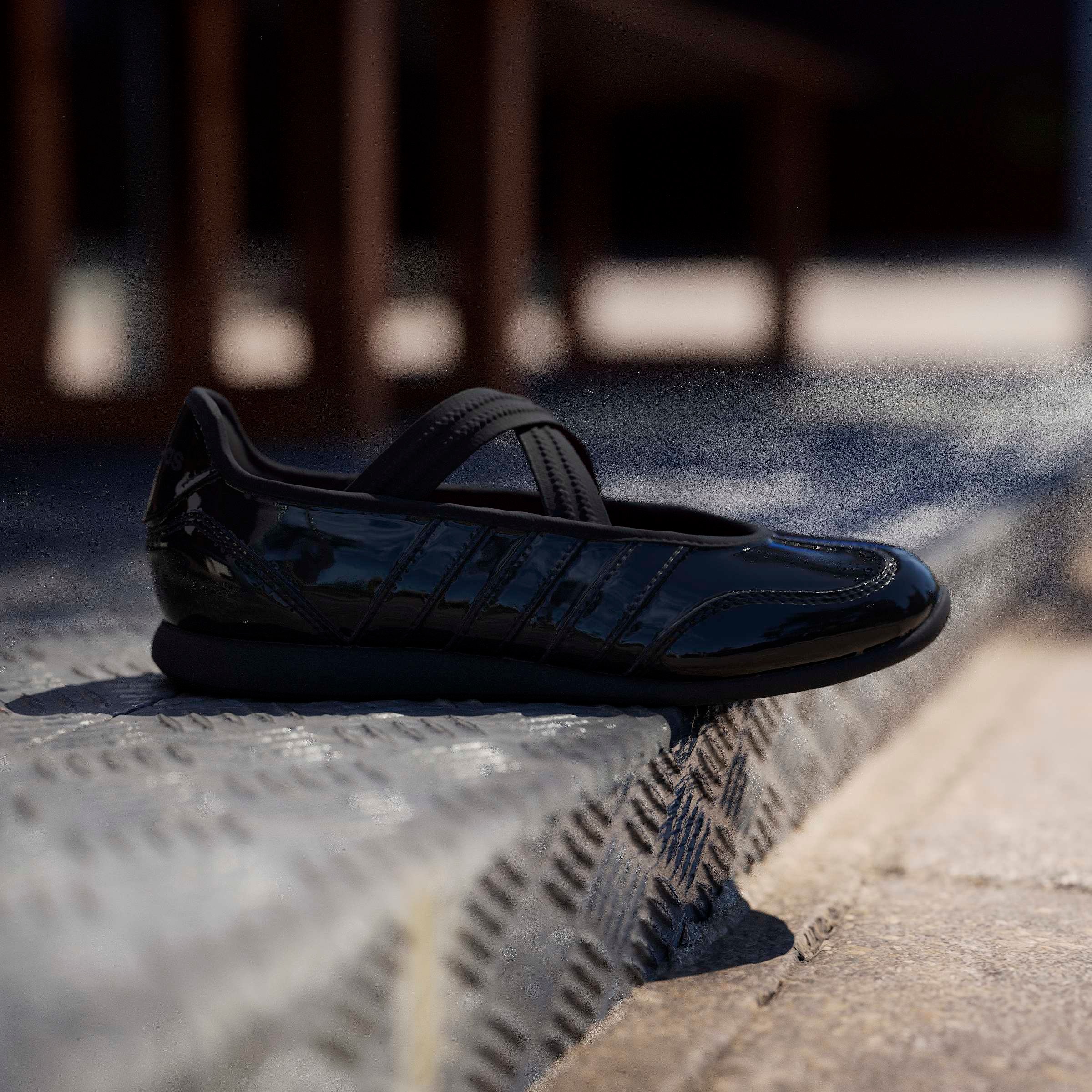 adidas Sportswear Sneaker Ballerinas »BARREDA MARY JANE KIDS«  Design auf den Spuren des adidas Samba Mary Jane