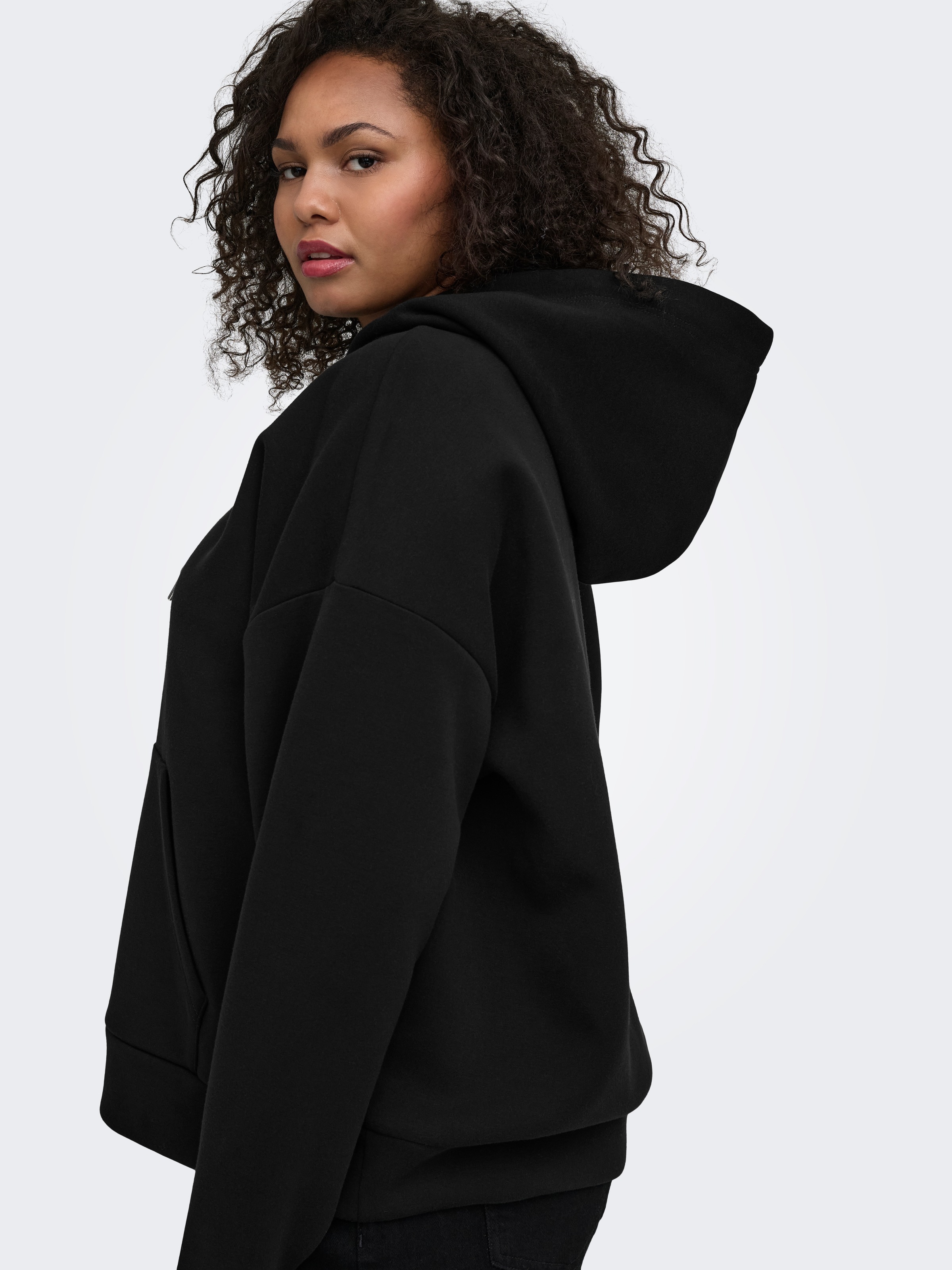 ONLY CARMAKOMA Sweat à capuche »CARSCARLETT FANCY L/S SWT JRS«, mélange de matériaux
