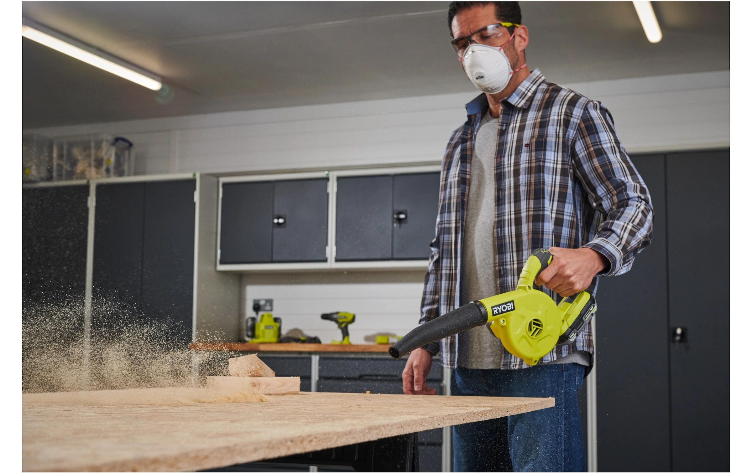 RYOBI Souffleur de feuilles sans fil »RYOBI R18 TB-0«