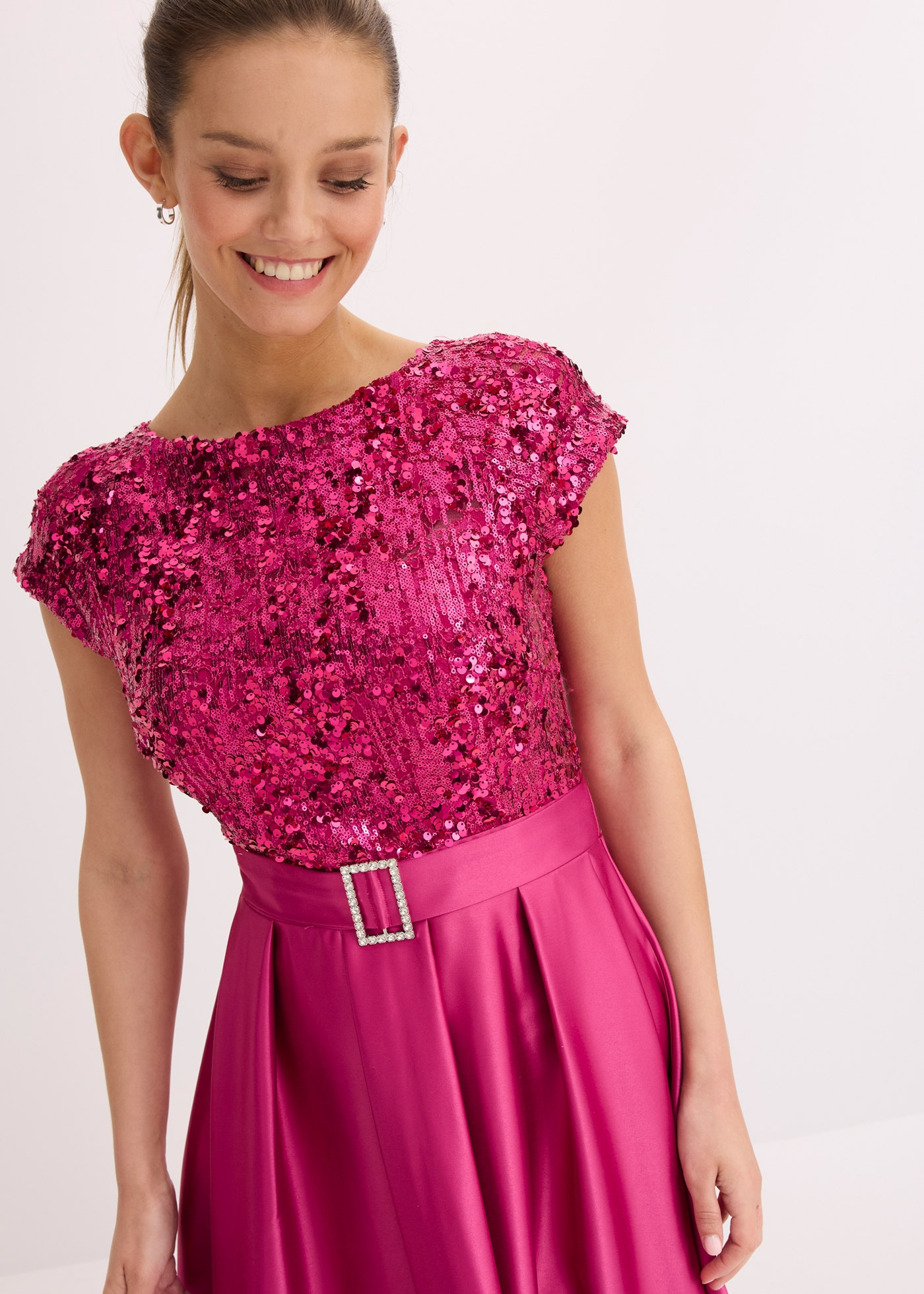 bonprix Robe de soirée für festliche Anlässe, aus glänzendem Satin, ausgestellte Passform