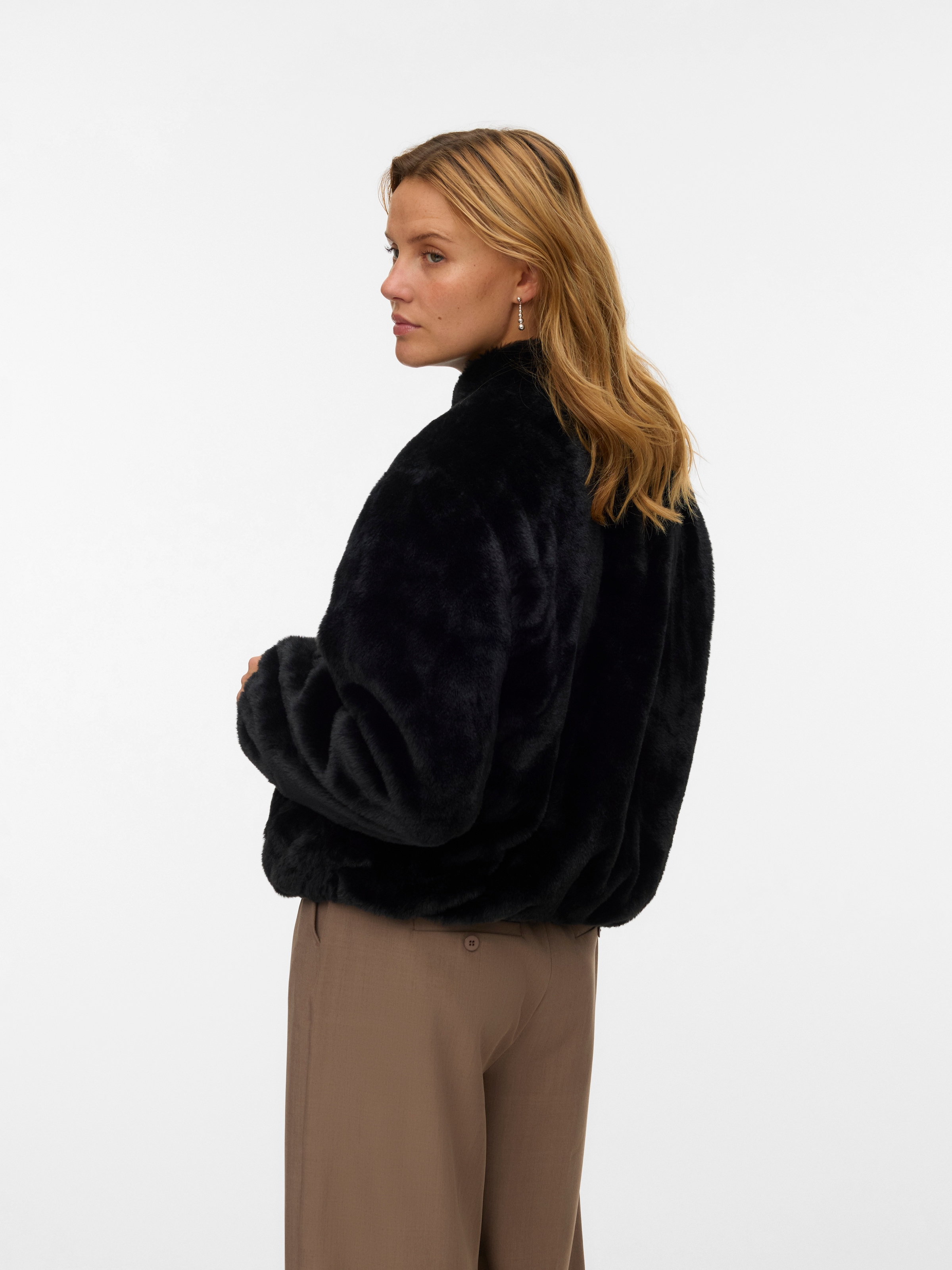 Vero Moda Veste en fausse fourrure »VMSONJALIGA SHORT JACKET GA BOO« ohne Kapuze