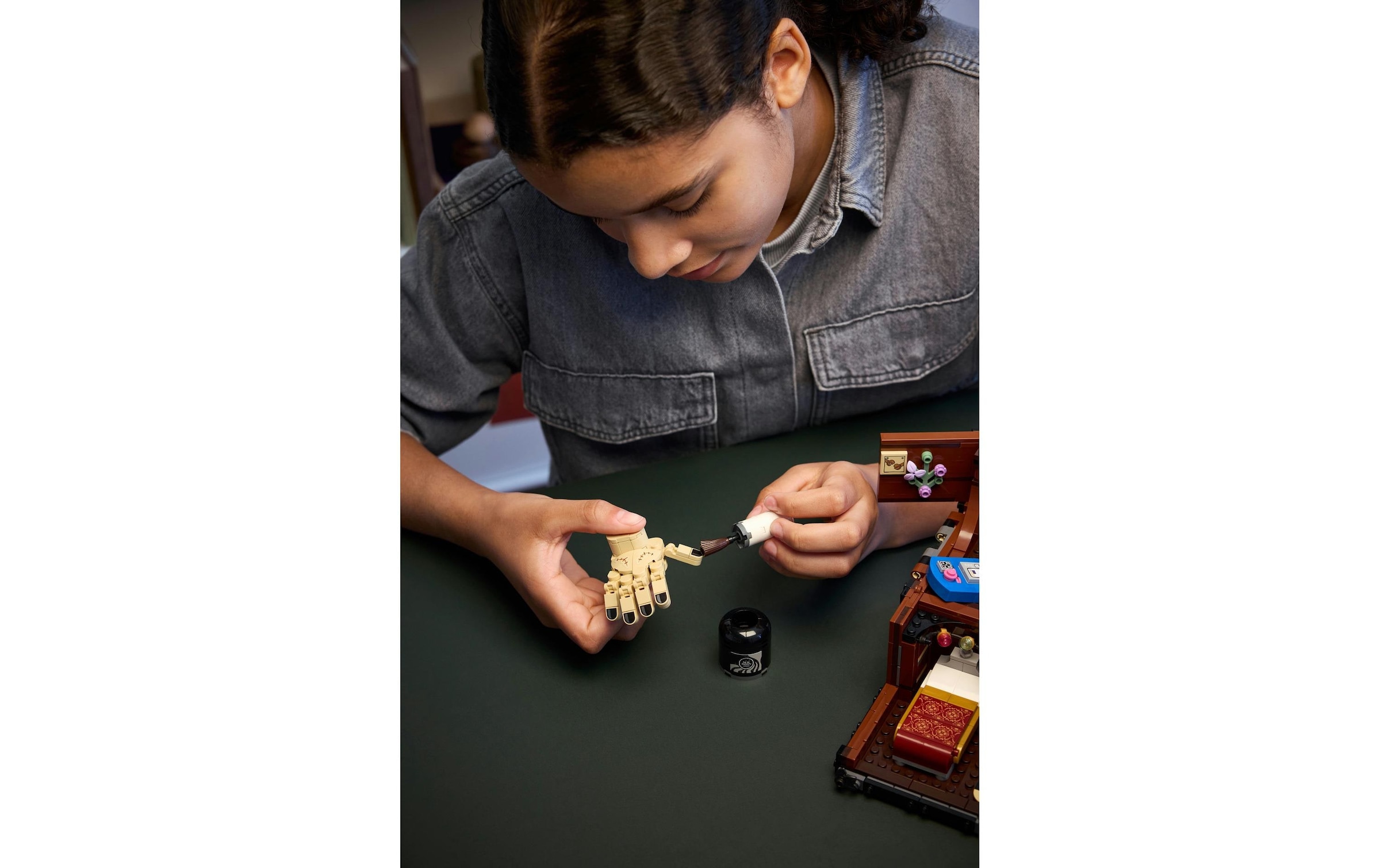 LEGO® Konstruktionsspielsteine »Die Wohnung des Eiskalten Händchens 76785«