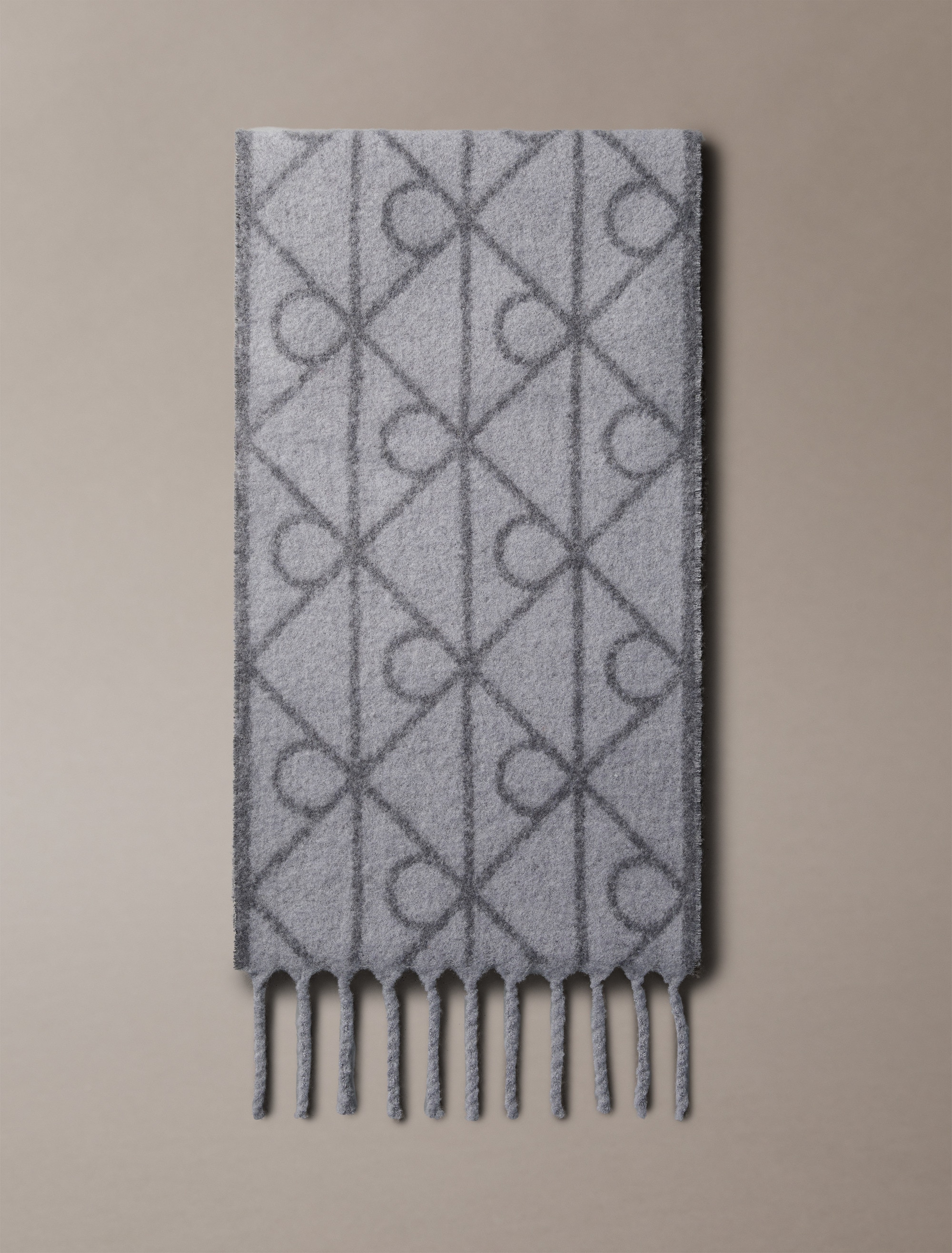 Calvin Klein Foulard de mode »AOP BRUSHED HW SCARF« Perfekt für den Alltag