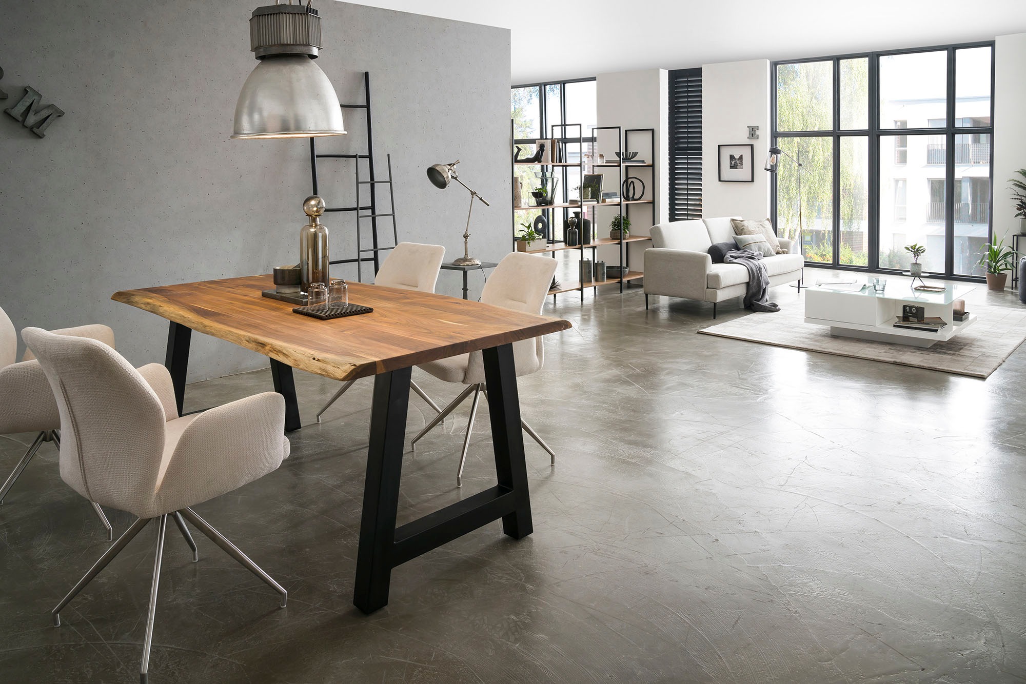 SalesFever Esstisch »Designer-Tisch für stilvolle Mahlzeiten« Zweifach gewachstes, geöltes Massivholz