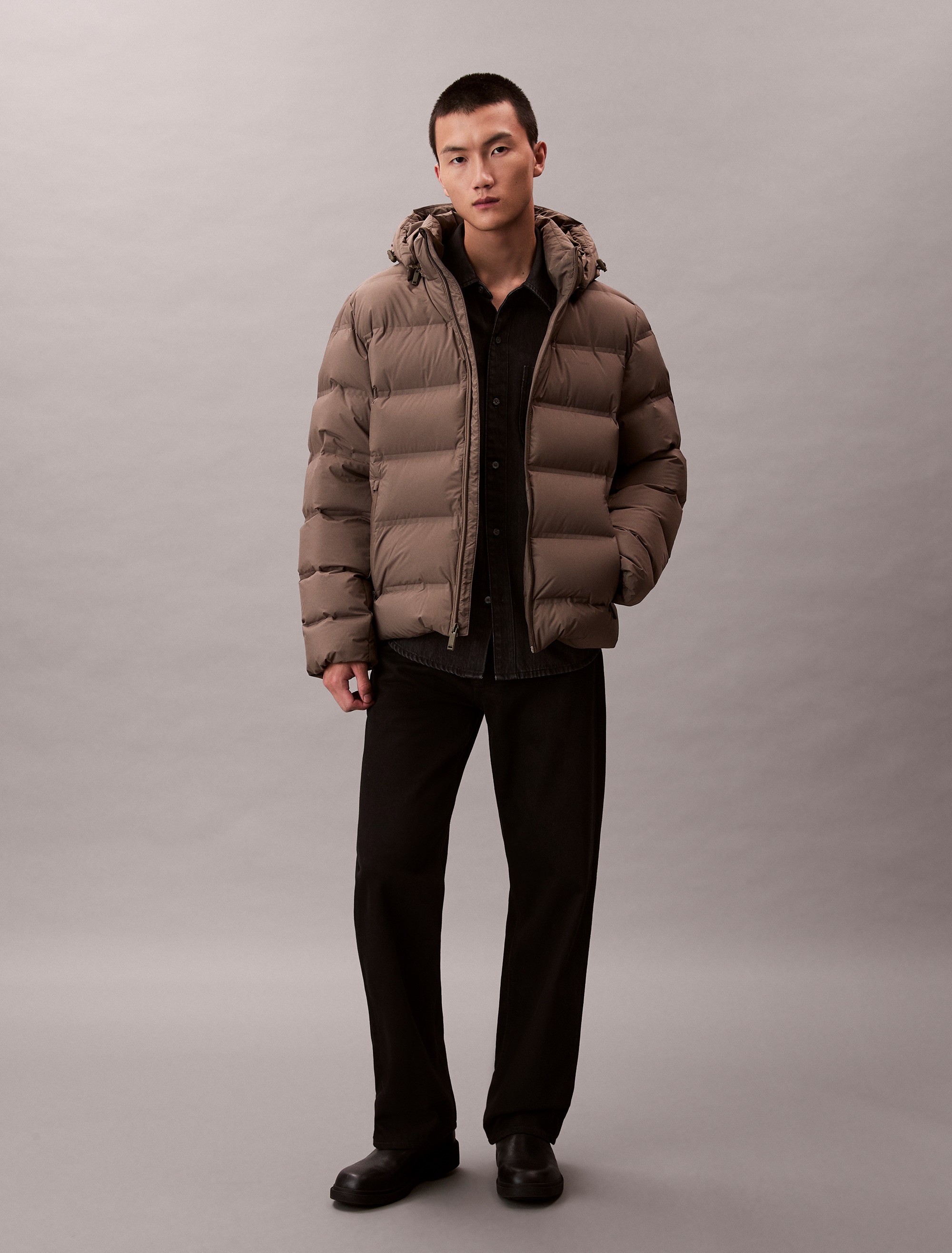 Calvin Klein Veste matelassée »LS QUILTED BONDED CHANNEL HD PUF« sans capuche avec col rond, coupe regular fit