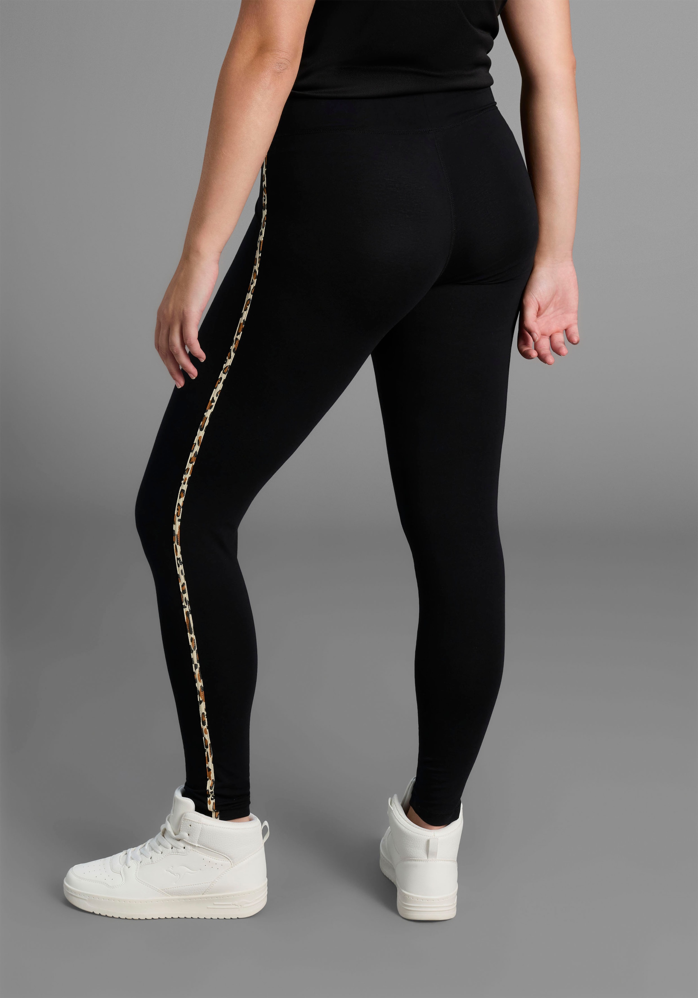 KangaROOS Leggings  mit seitlichen Streifen im Leo-Print, grosse Grössen
