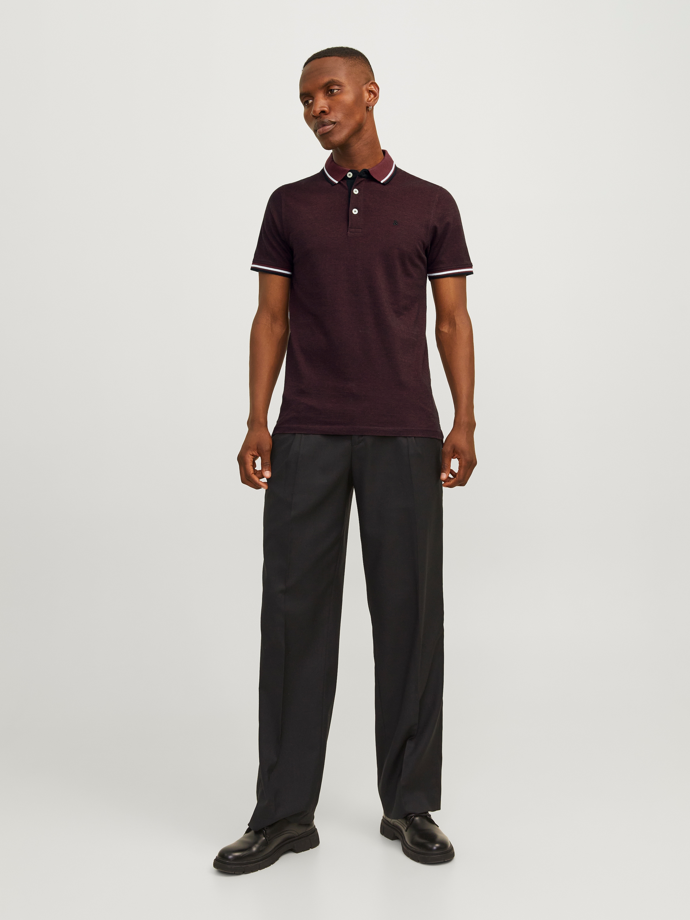 Jack & Jones Polo »JJEPAULOS  Poloshirt mit klassischem Kragen und figurbetonter Form« Logostickerei, modisch, schmal, Baumwolle, Polokragen
