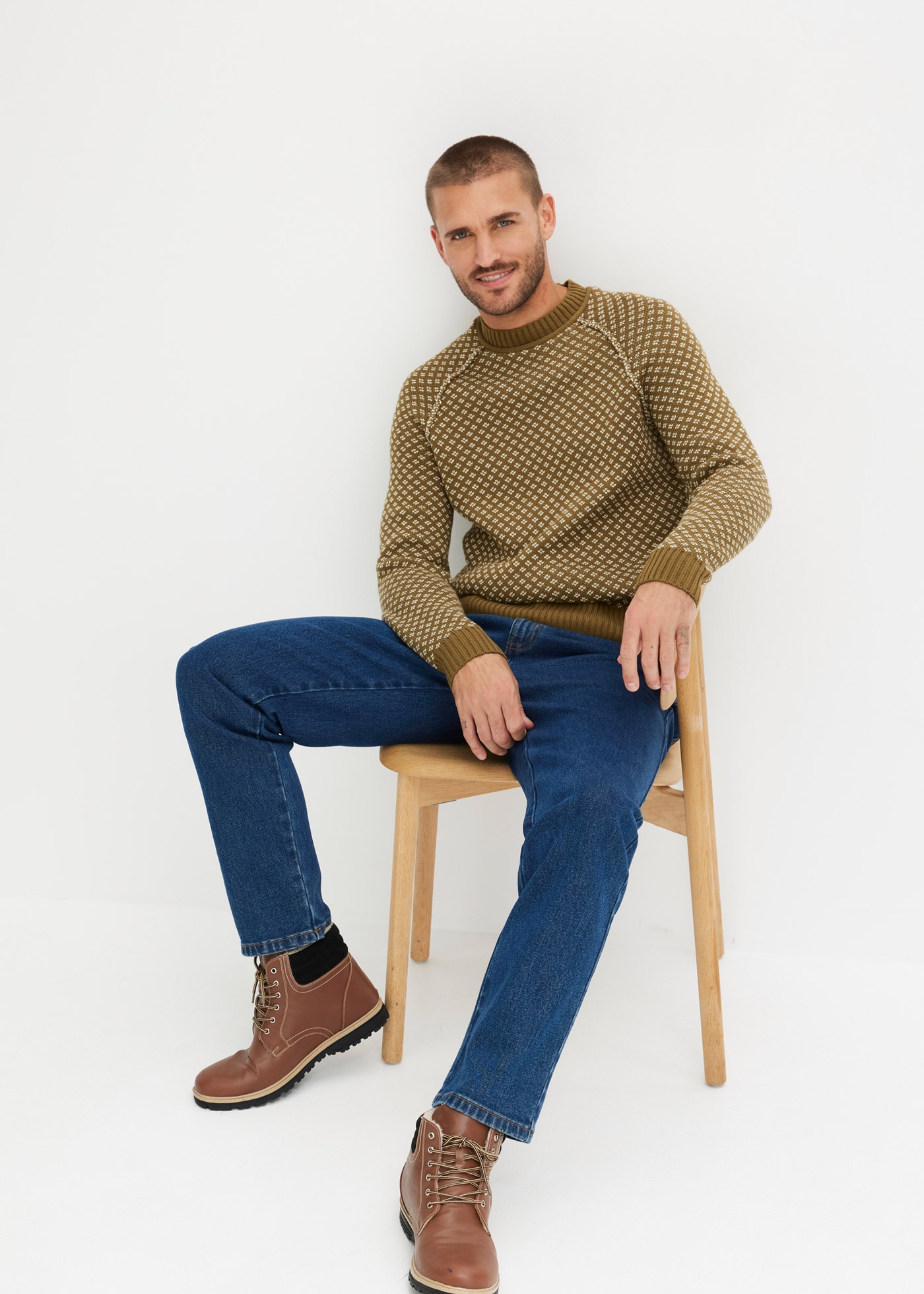 bonprix Gerade Jeans »Classic Fit Stretch-Jeans, Straight« klassische Passform, aus Baumwolle mit Elasthan