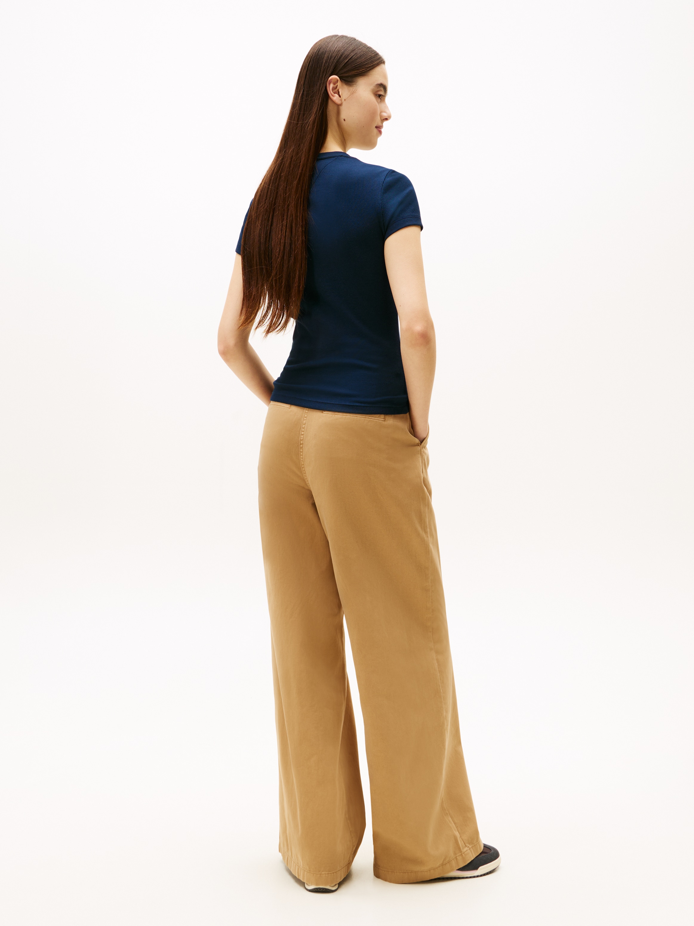 Tommy Jeans T-shirt à manches courtes »TJW SLIM ESS LOGO 1 RIB TEE EXT« in gerippter Struktur