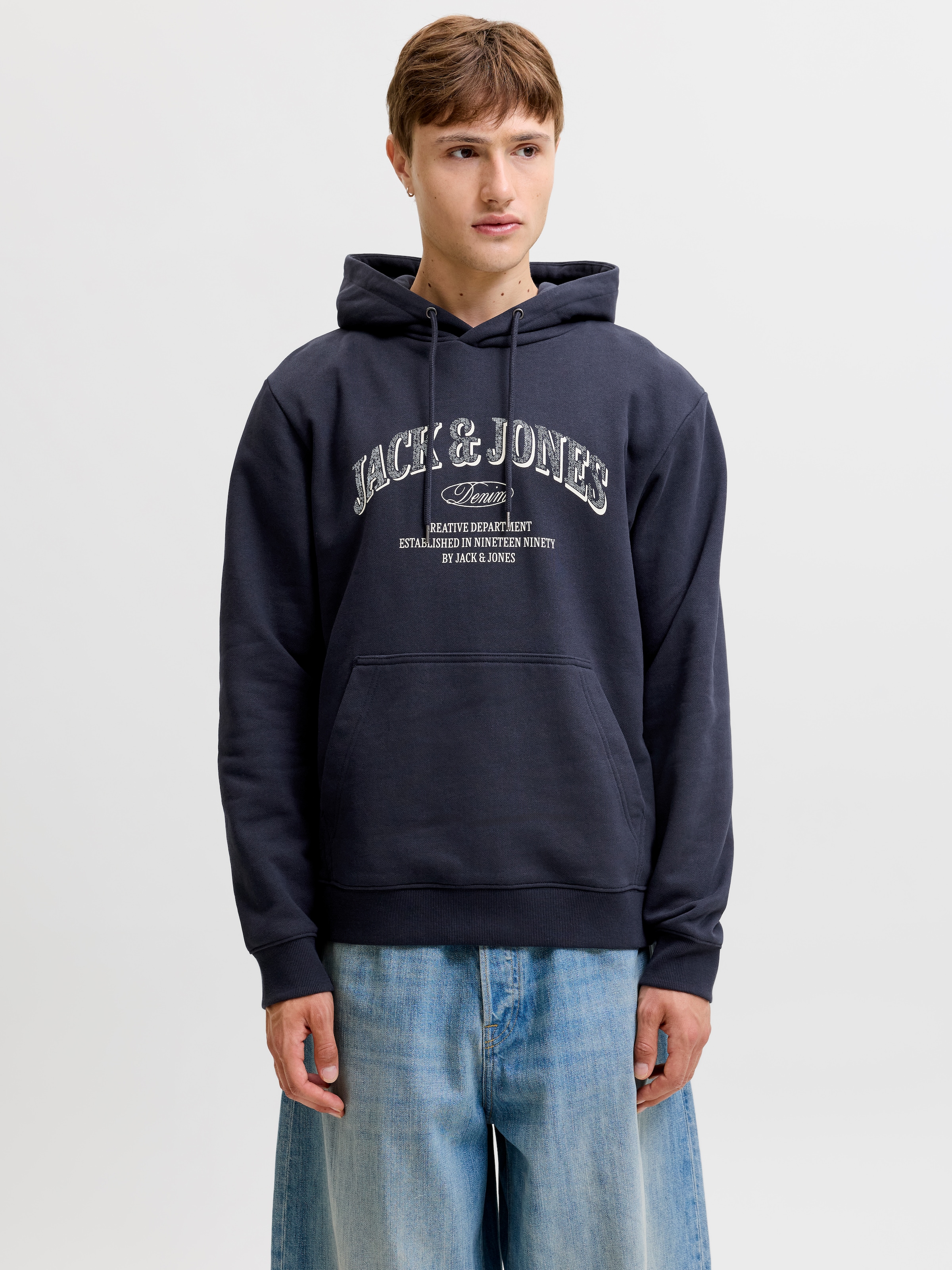 Jack & Jones Sweat à capuche »JJEDENVER LOGO SWEAT HOOD SN«, mélange coton, coupe décontractée
