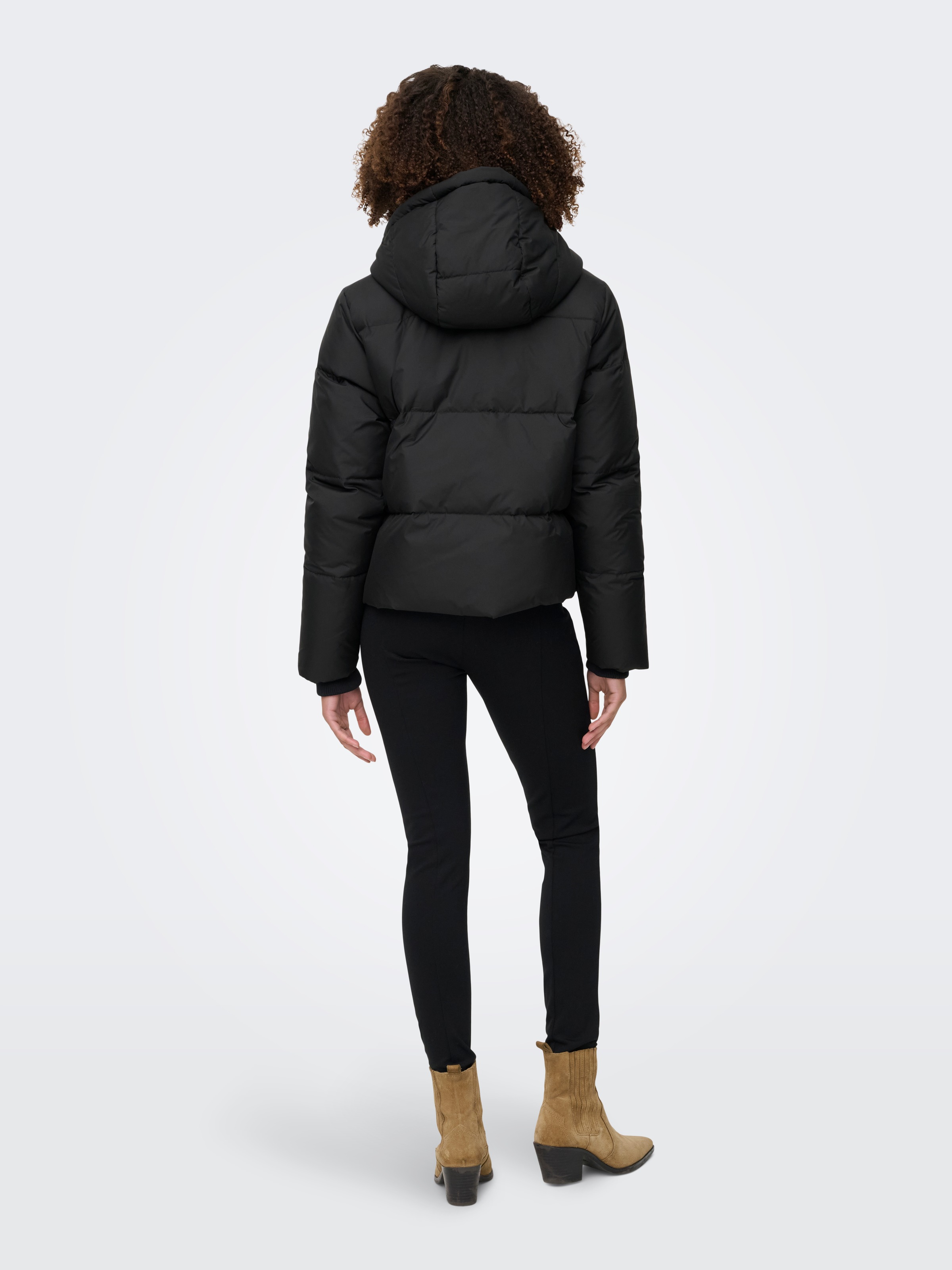 ONLY Veste matelassée »ONLALICE SHORT DOWN JACKET NOOS OTW« mit Kapuze