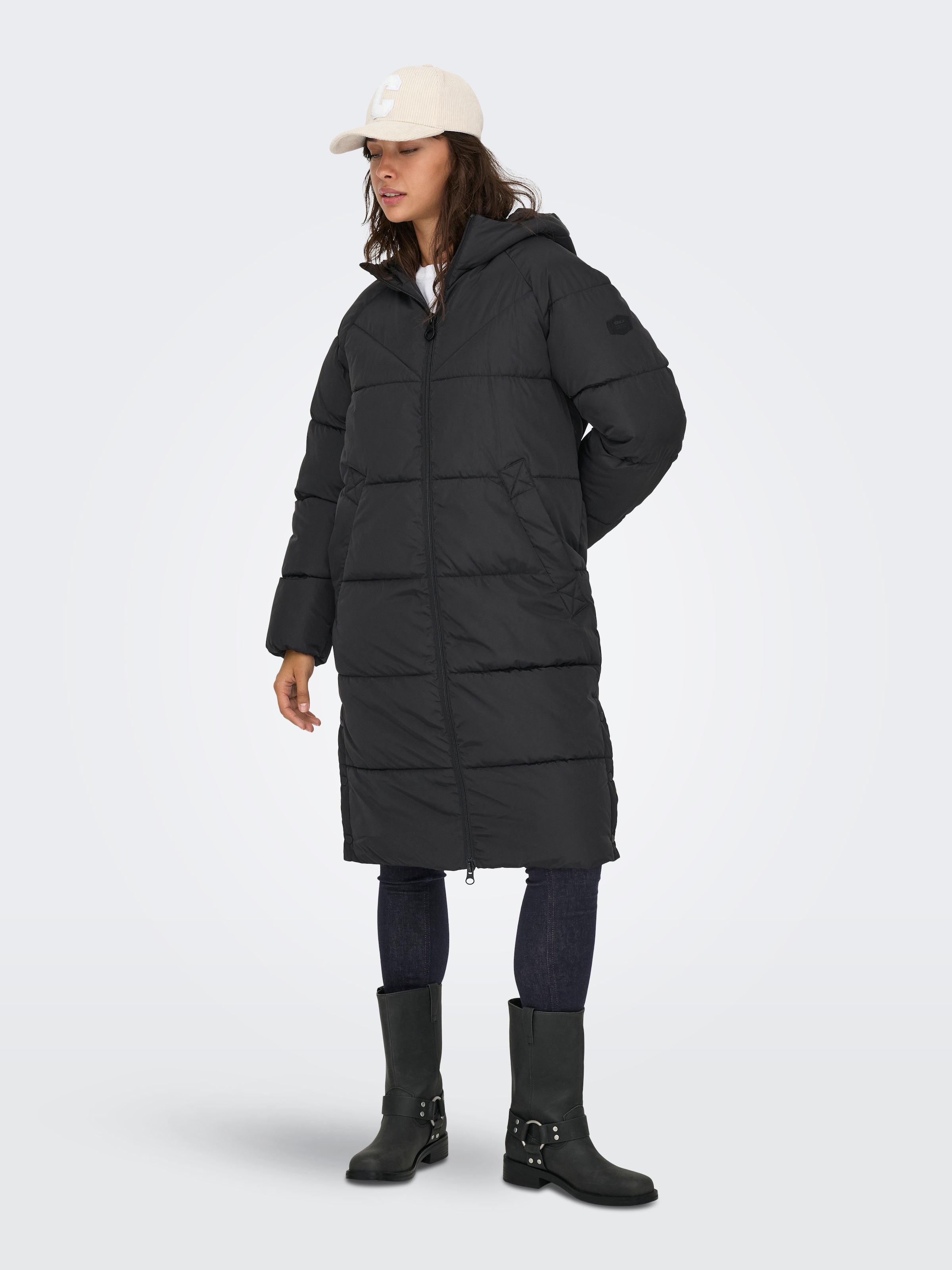 ONLY Steppmantel »ONLAMAND – Langer Puffercoat mit 2-Wege-Reissverschluss« lässig geschnitten, modisch, Steppware, Materialmix, hochschliessend