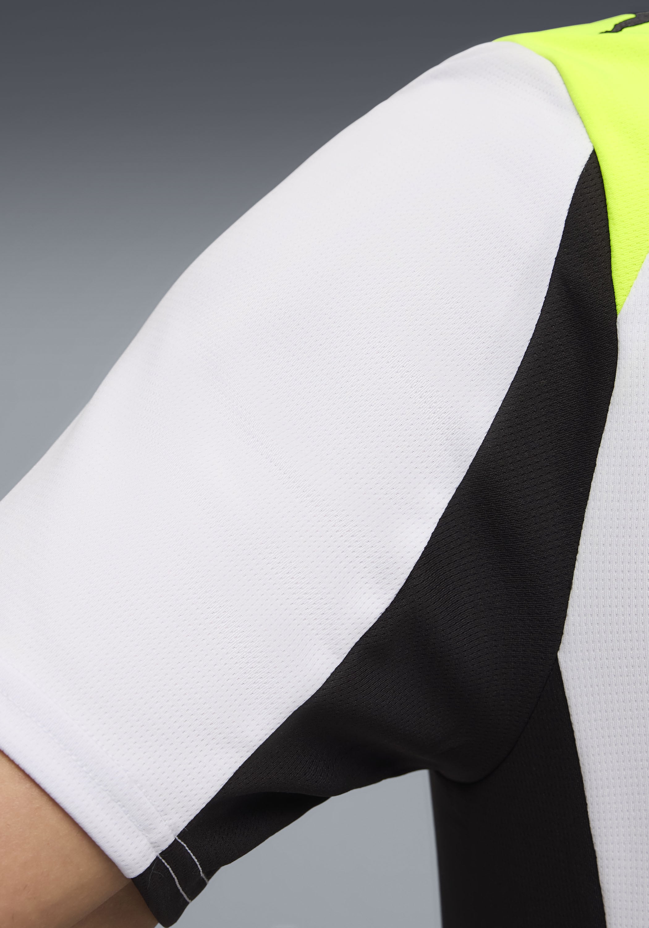 PUMA Fussballtrikot »BVB AWAY JERSEY REPLICA« Fussball, Kurzarm, sportlicher Stil, mit Rundhalsausschnitt