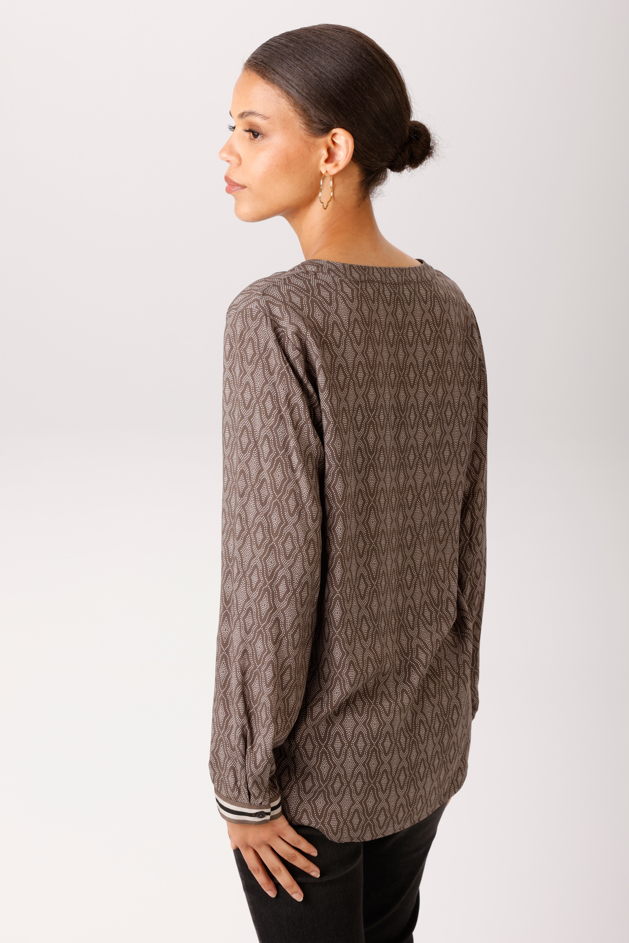 Aniston CASUAL Schlupfbluse mit fantasievollem, grafischen Druck - NEUE KOLLEKTION