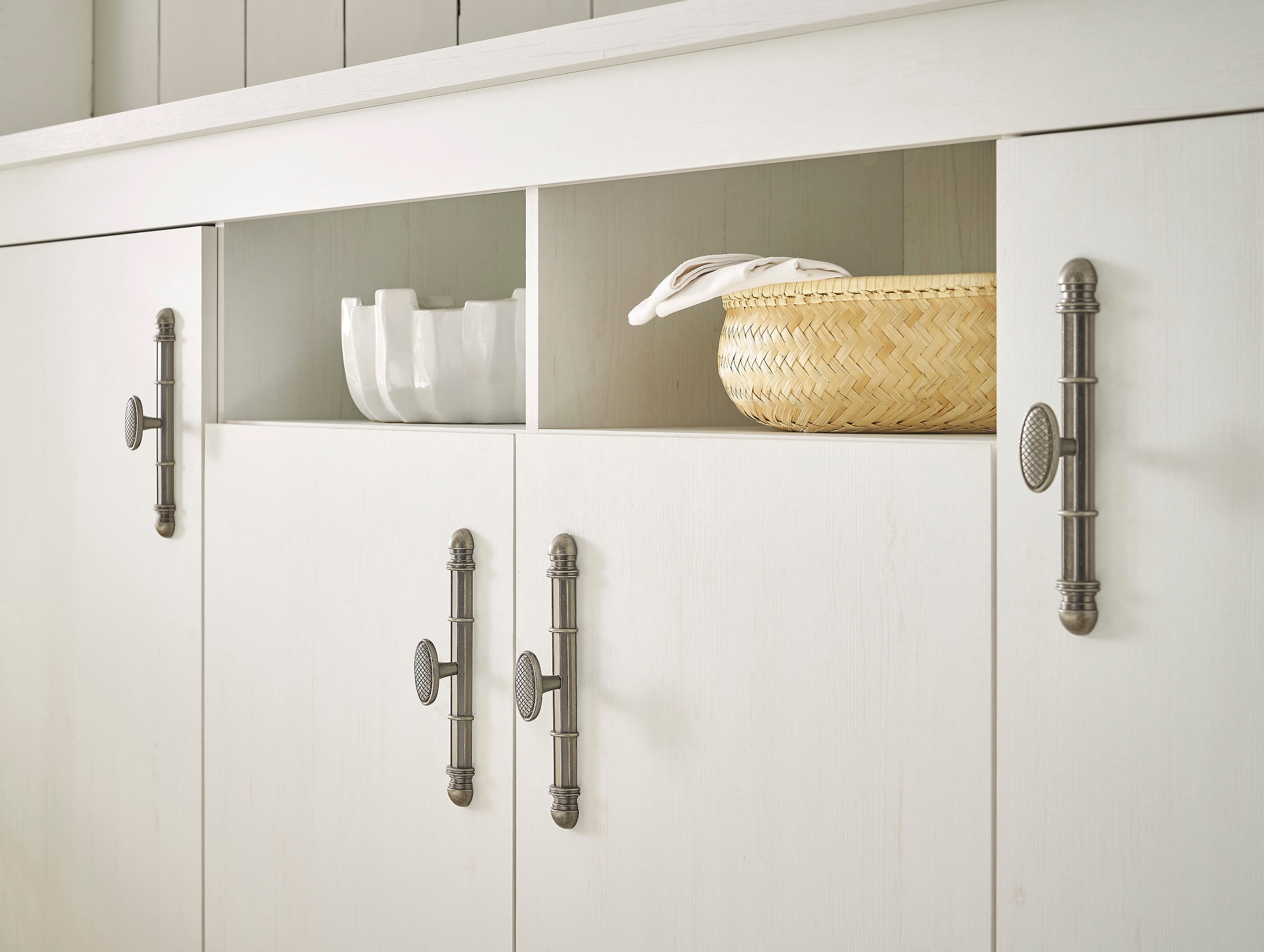 Home affaire Sideboard »RAVENNA« im romantischen Landhausstil, Griffe aus Metall, Breite 201 cm