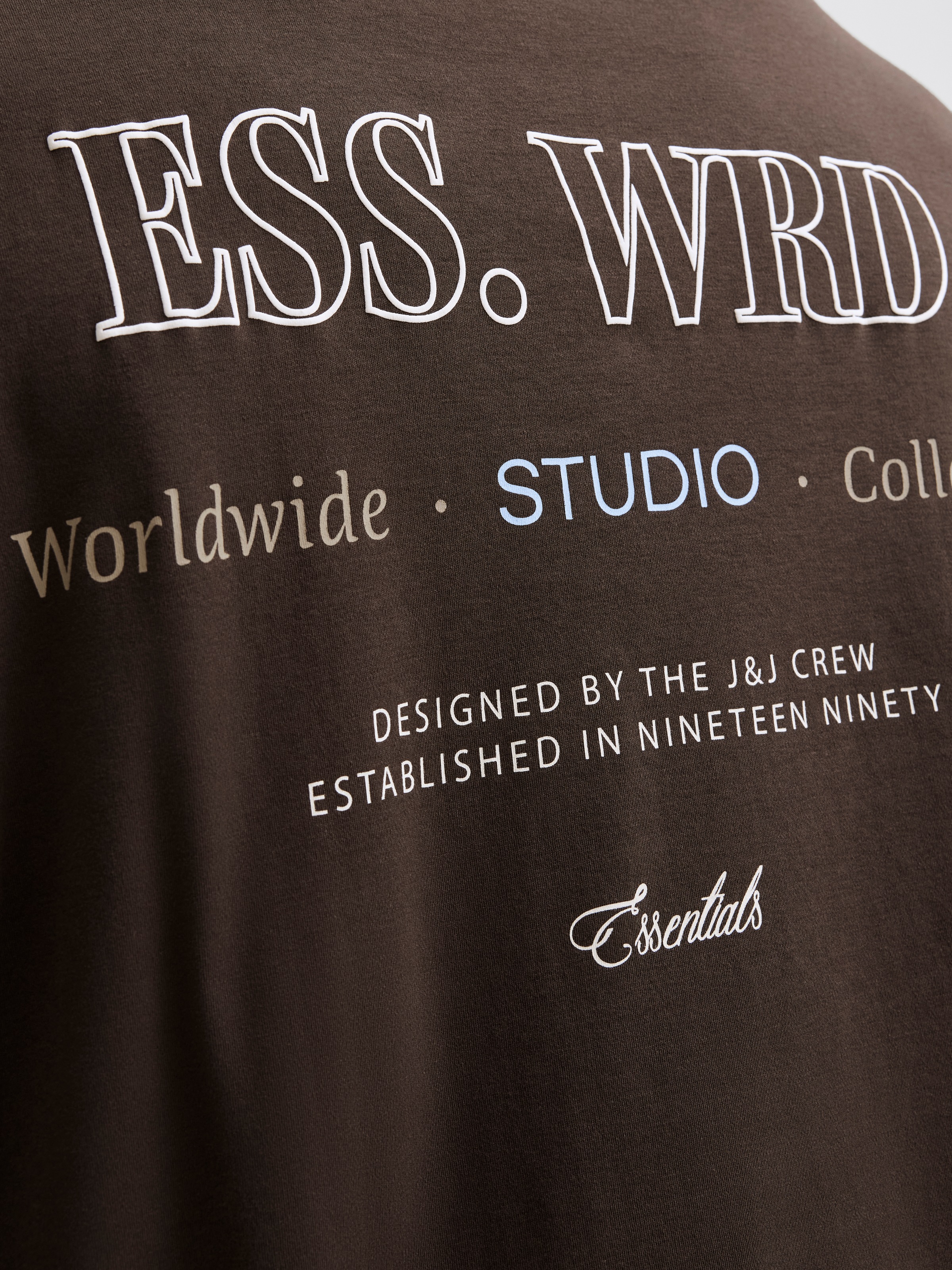 Jack & Jones PlusSize T-shirt »JJEURBAN EDGE STUDIO TEE SS SN PLS« mit Logobranding