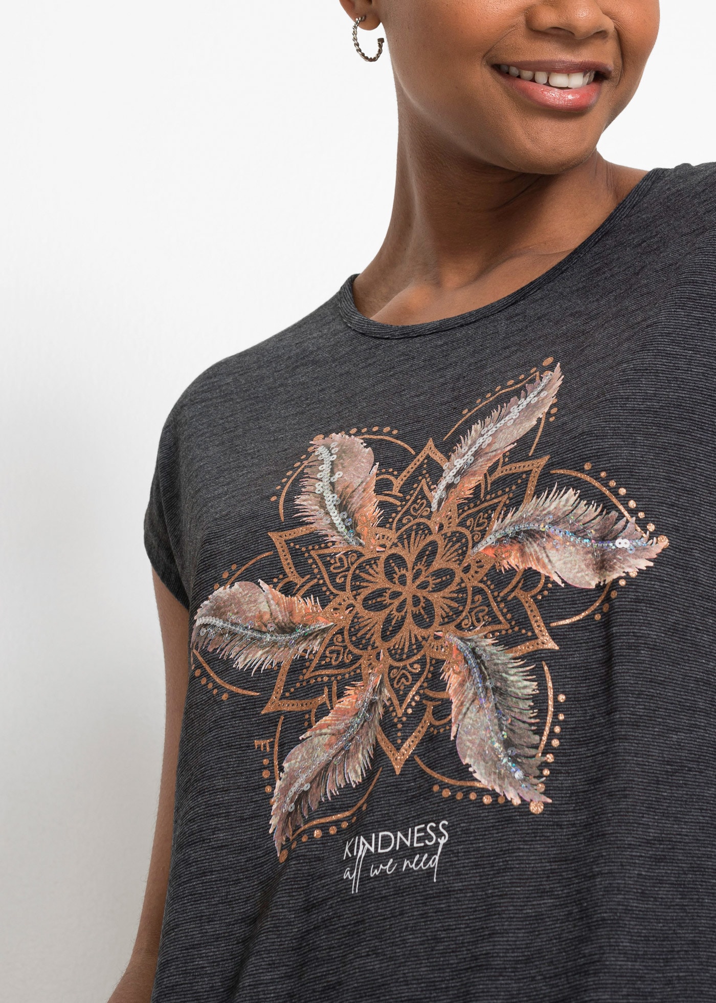 bonprix T-shirt A-Linie, Kurzarm, aus Viskose und Polyester, mit Rundhalsausschnitt