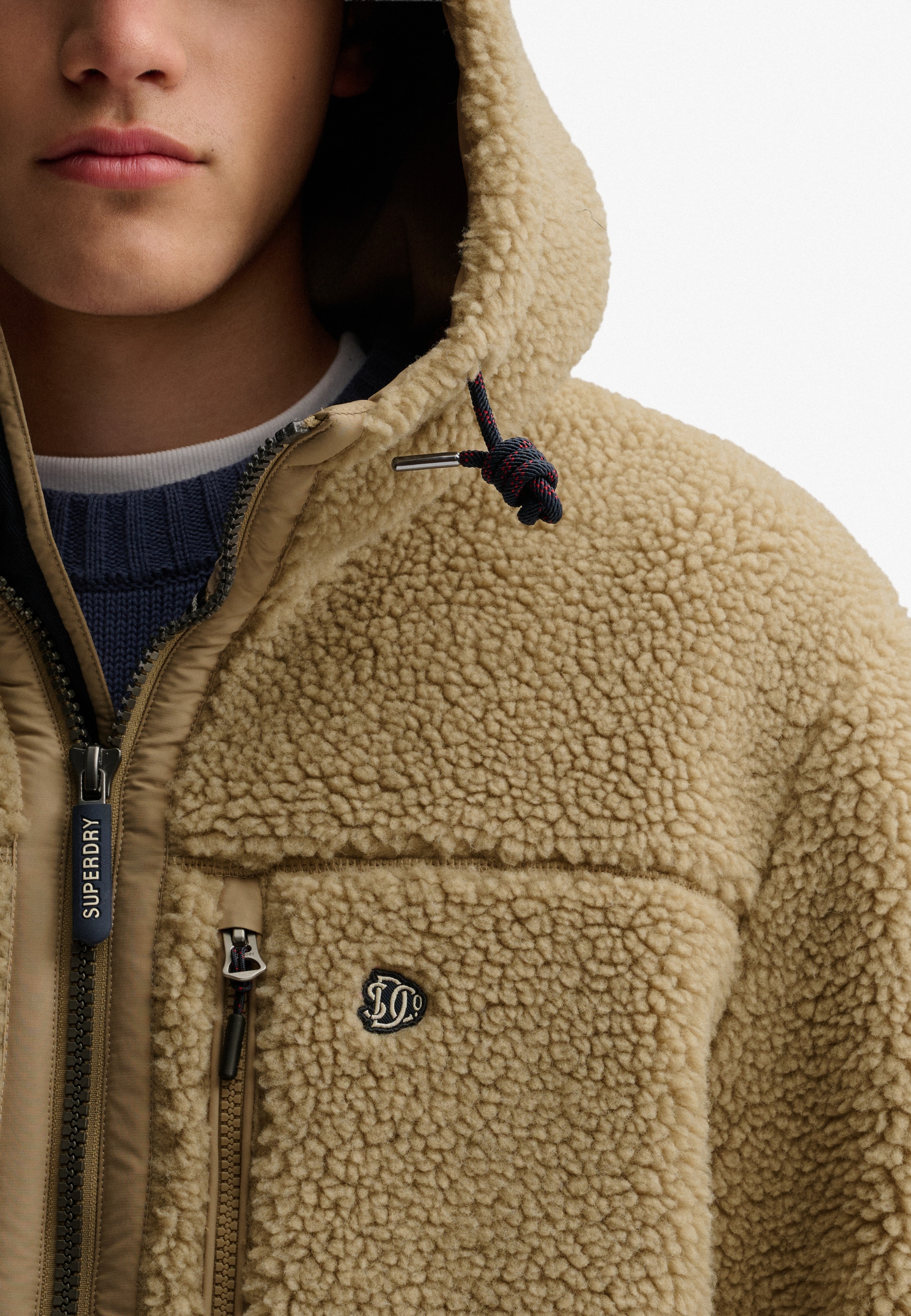 Superdry Outdoorjacke »HOOD OUTDOOR BORG QUILT HYBRID« mit Kapuze Kunstfaser, relaxed fit