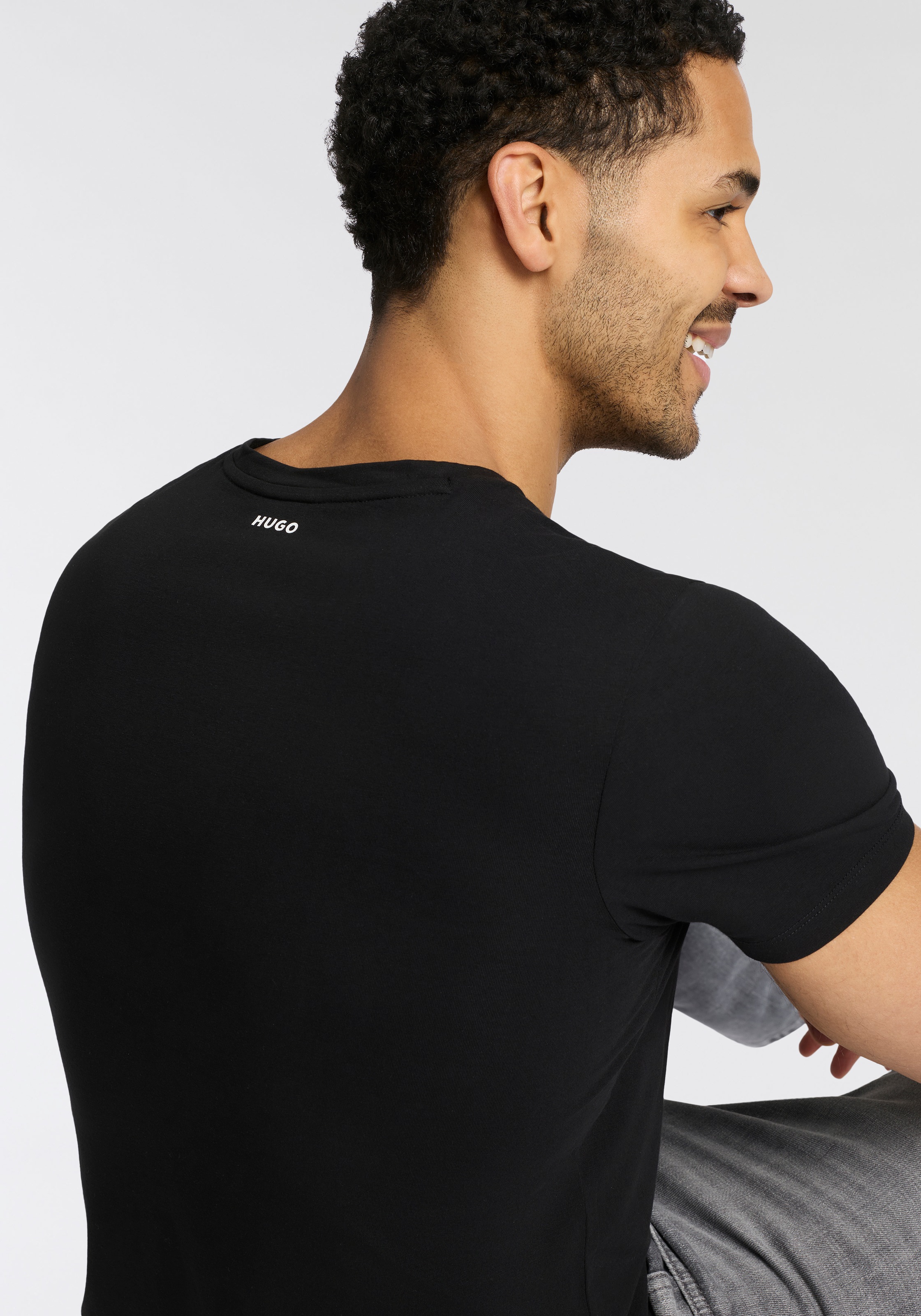 HUGO T-Shirt »HUGO-V« Packung, 2er,  V-Ausschnitt, Slim-Fit, HUGO Logo-Print