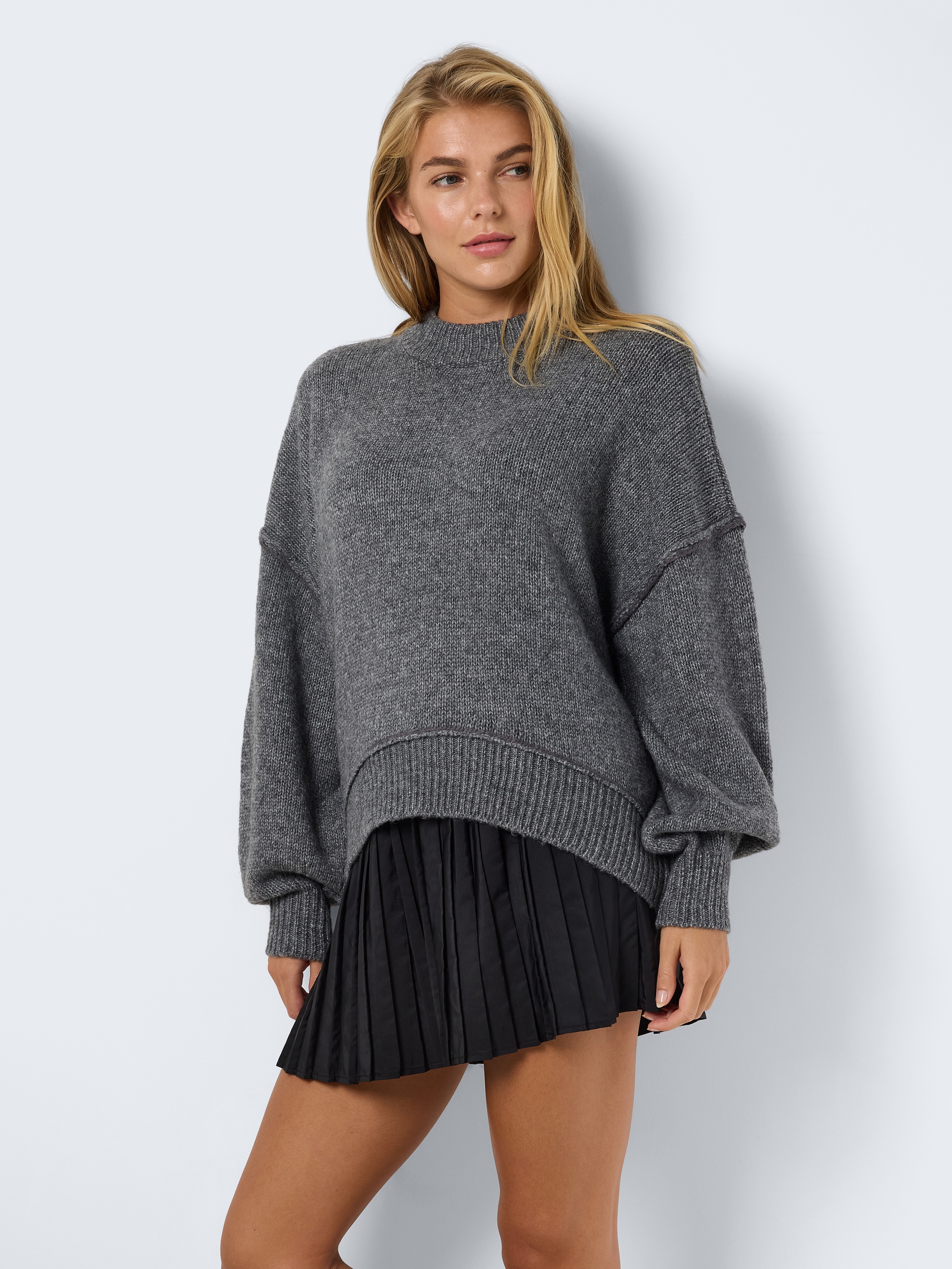 Noisy may Pull en tricot »NMLUISA L/S O-NECK KNIT NOOS« mélange de matériaux, coupe ample, avec laine