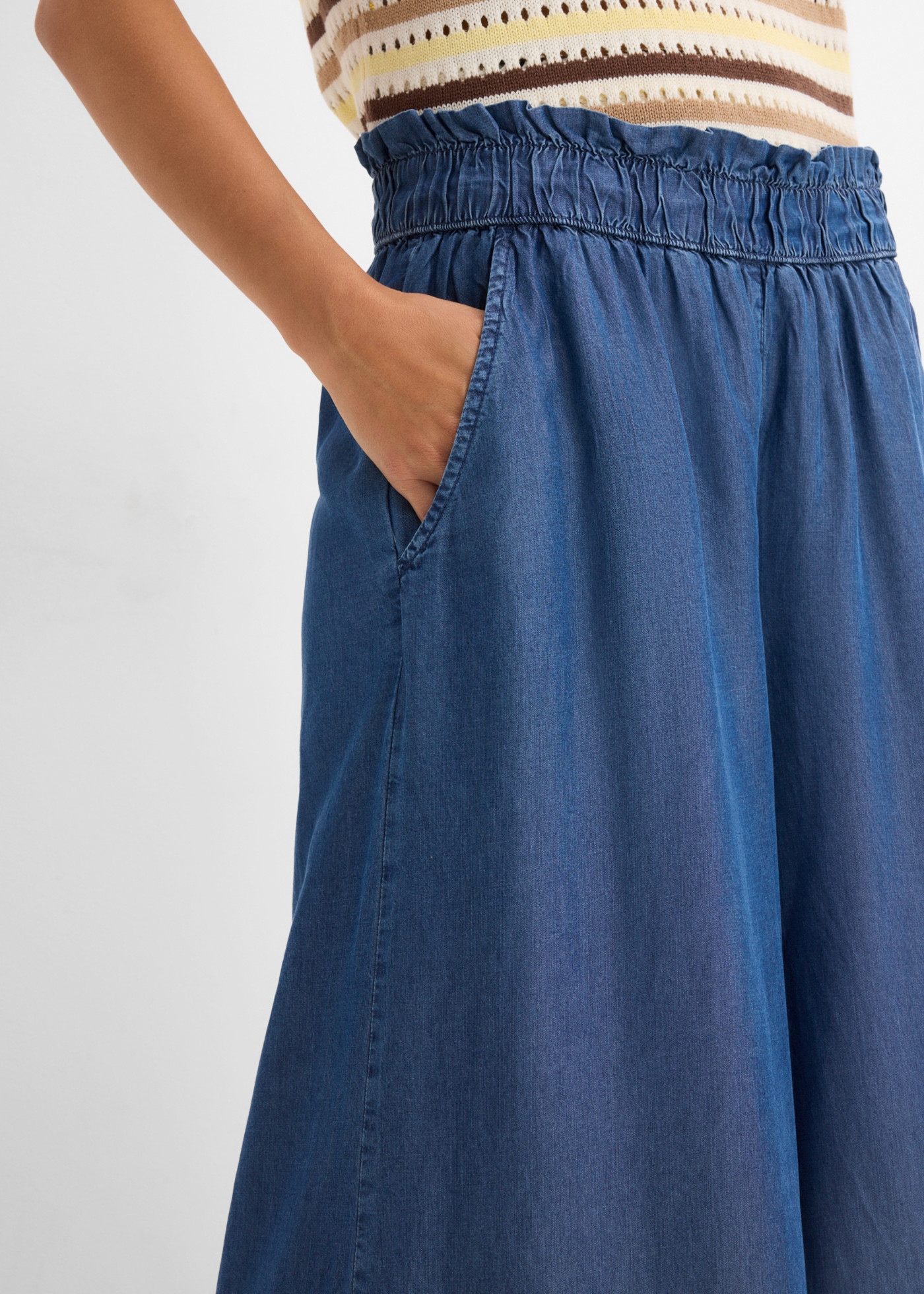 bonprix Pantalon palazzo  aspect jean, en lyocell, avec ceinture confortable, coupe loose