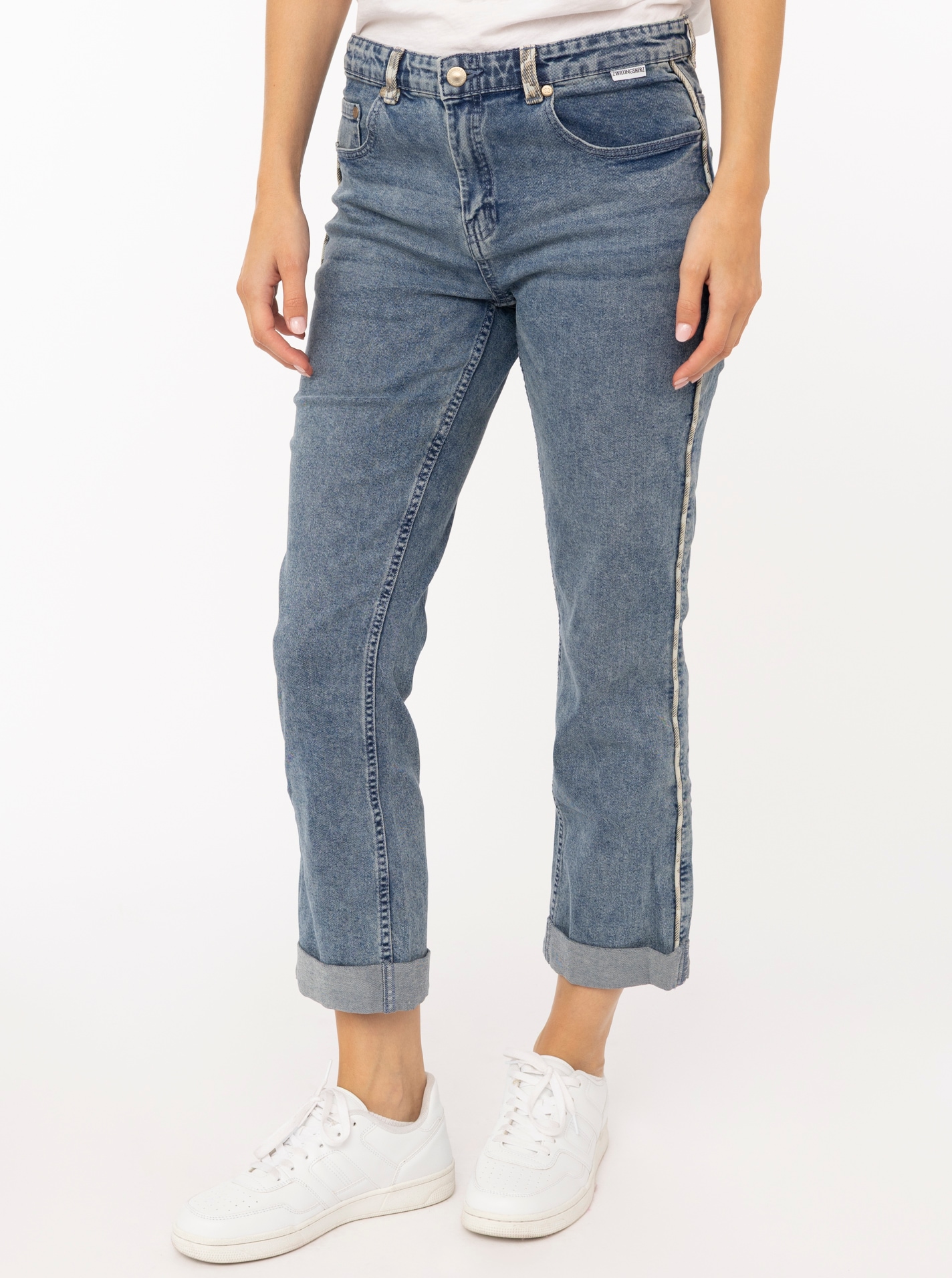 Zwillingsherz Slim-fit-Jeans »"Leo Details"« knöchellang, mit Umschlag, seitliche Leo-Streifen, Gesässtaschen