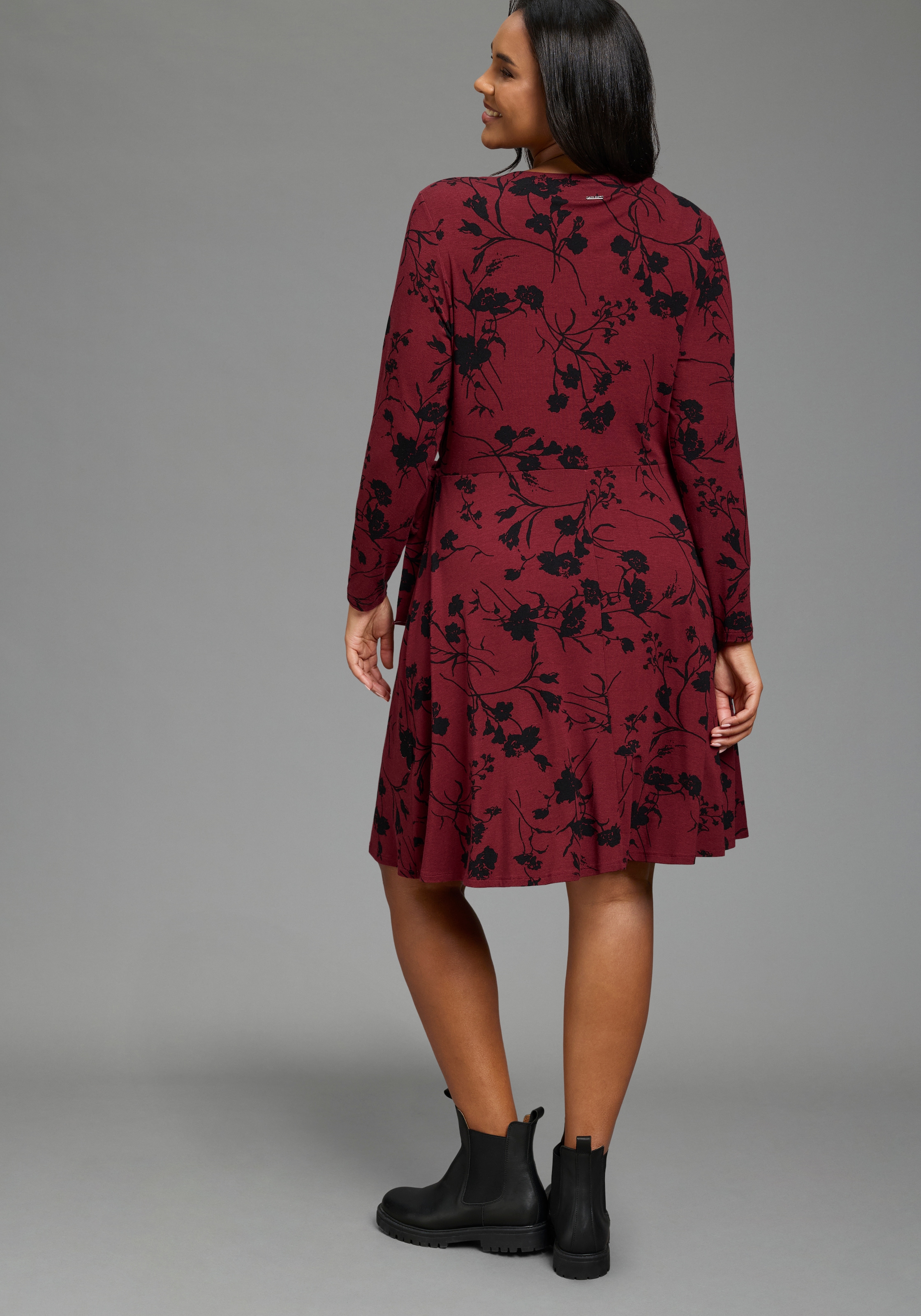 Laura Scott CURVE Robe portefeuille »Grosse Grössen« en grandes tailles, en mélange viscose élastique, coupe cintrée