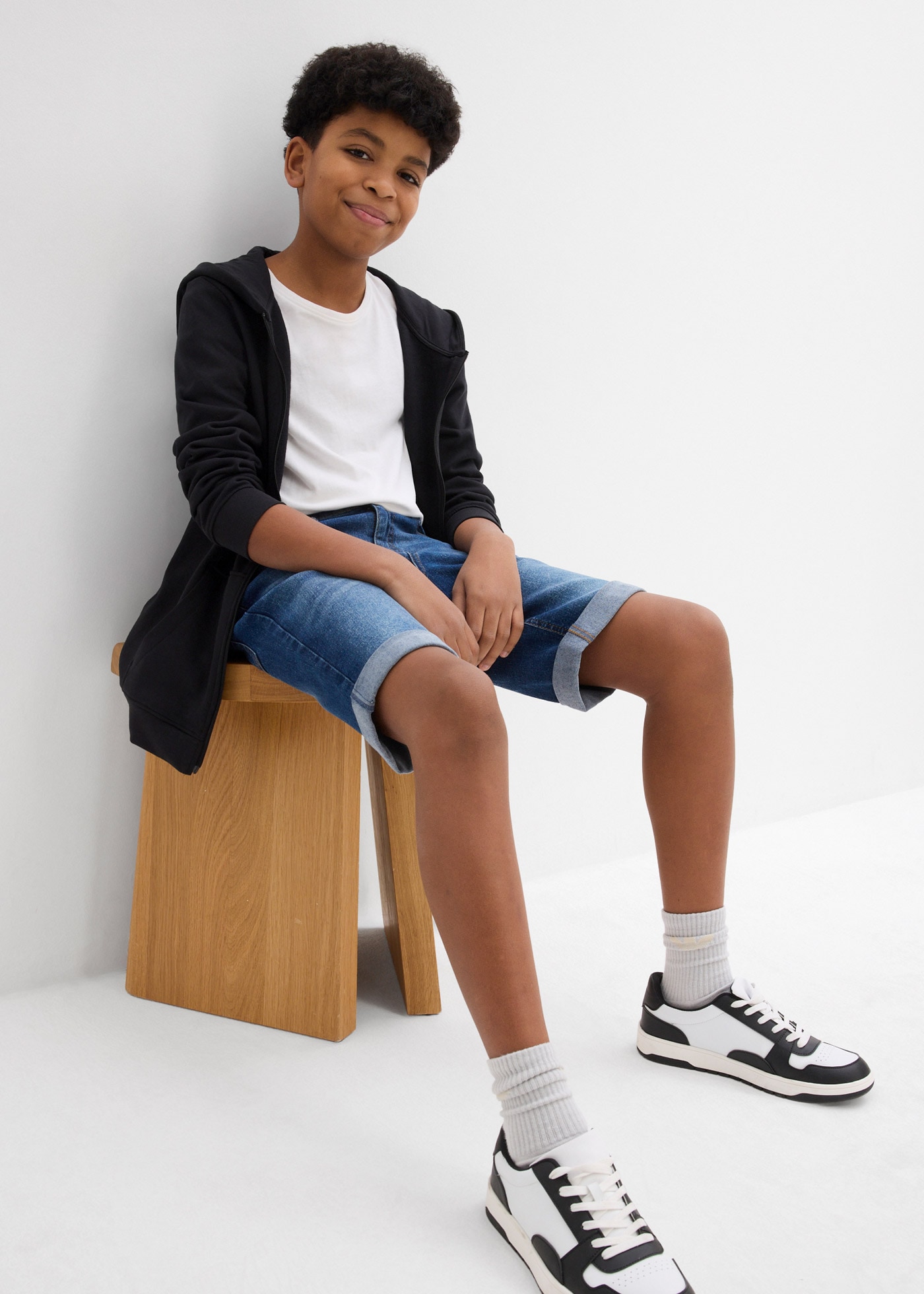 bonprix Bermuda  Stretch-Jeans-Bermuda mit verstellbarem Bund, Slim Fit