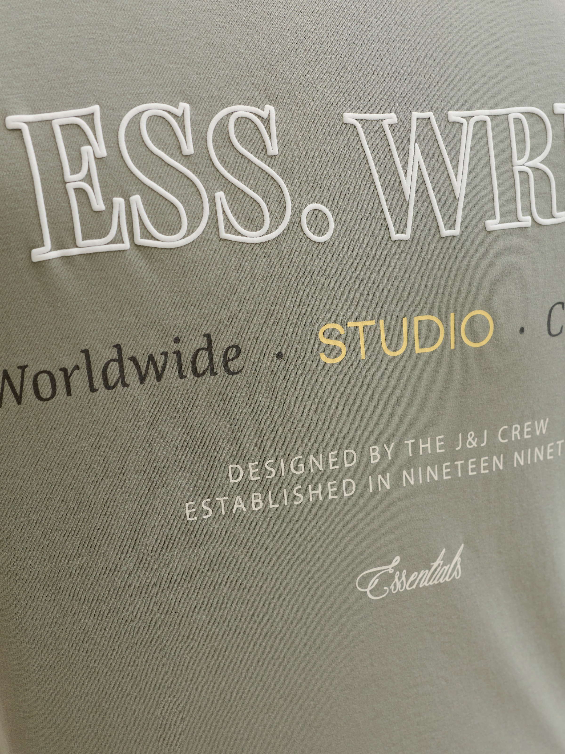 Jack & Jones PlusSize T-Shirt »JJEURBAN EDGE STUDIO TEE SS SN PLS« mit Logobranding