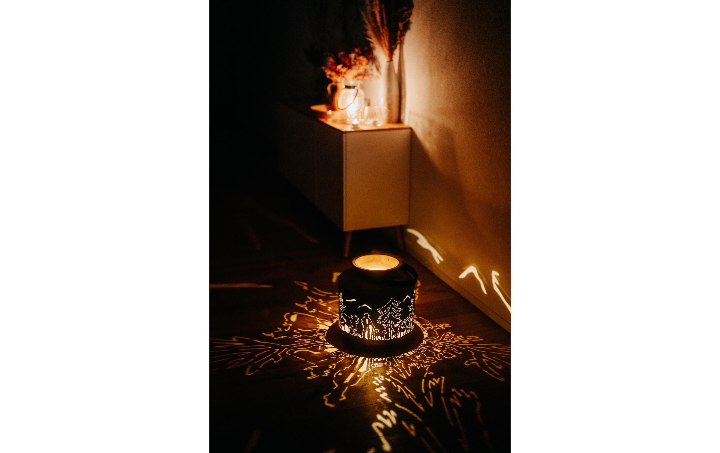 Kadastar Kerzenlaterne »Alpaufzug Familie« Laterne Scherenschnitt