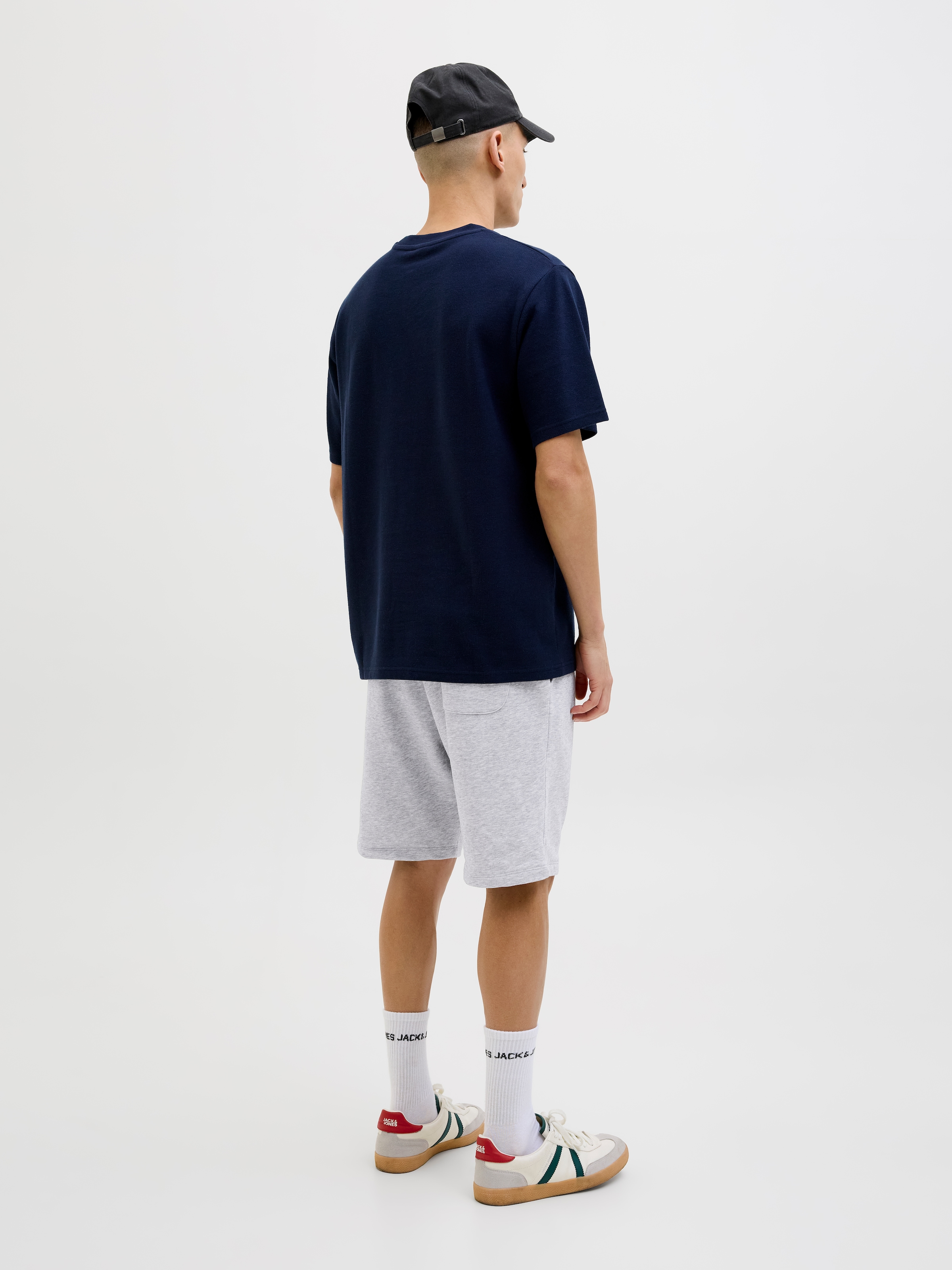 Jack & Jones Sweatshorts »JPSTGORDON mit elastischem Bund«  unifarben, modisch, regular fit, Webstoff