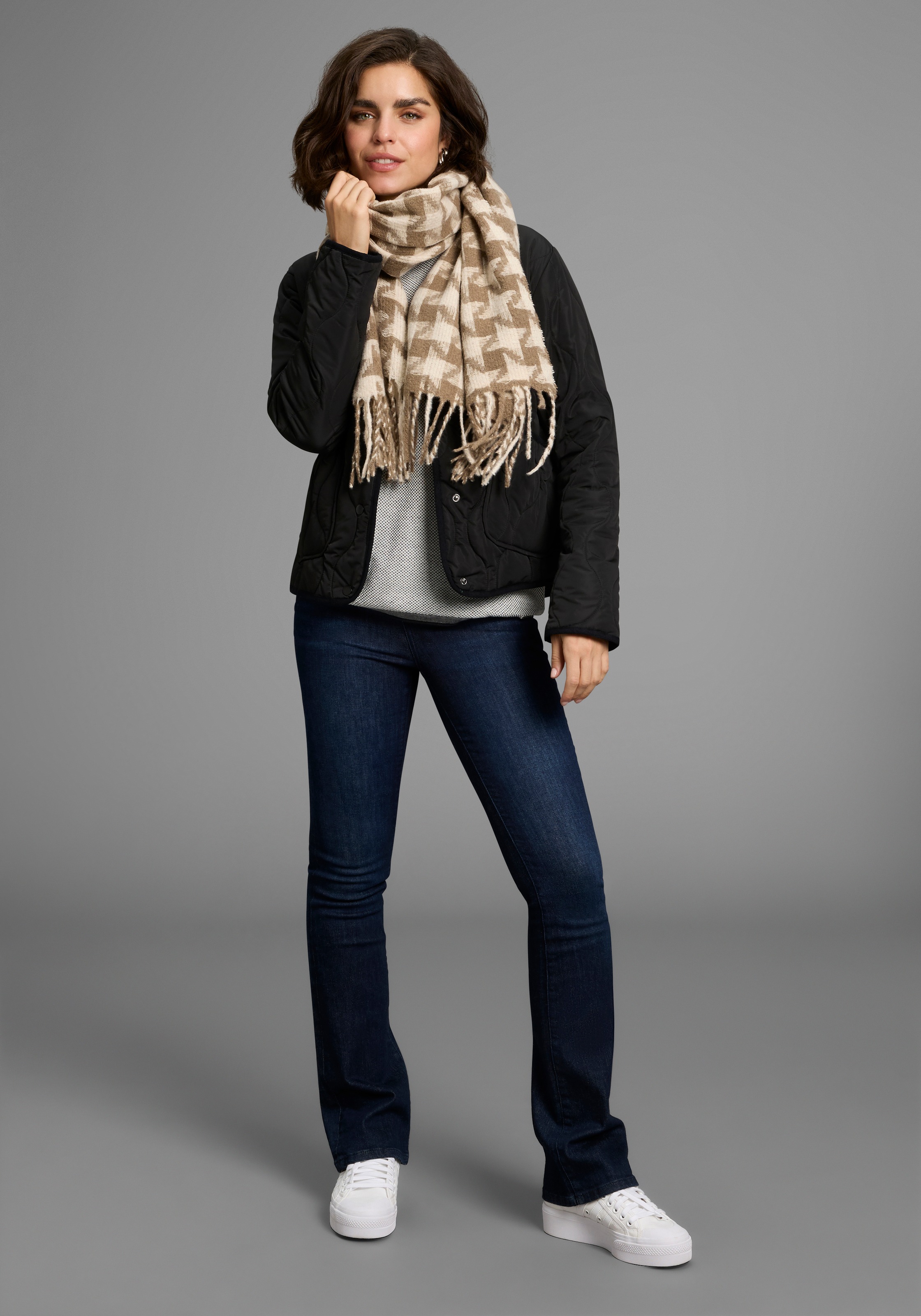 Laura Scott Modeschal im tollen Stern-Design in verschiedenen Farben - NEW