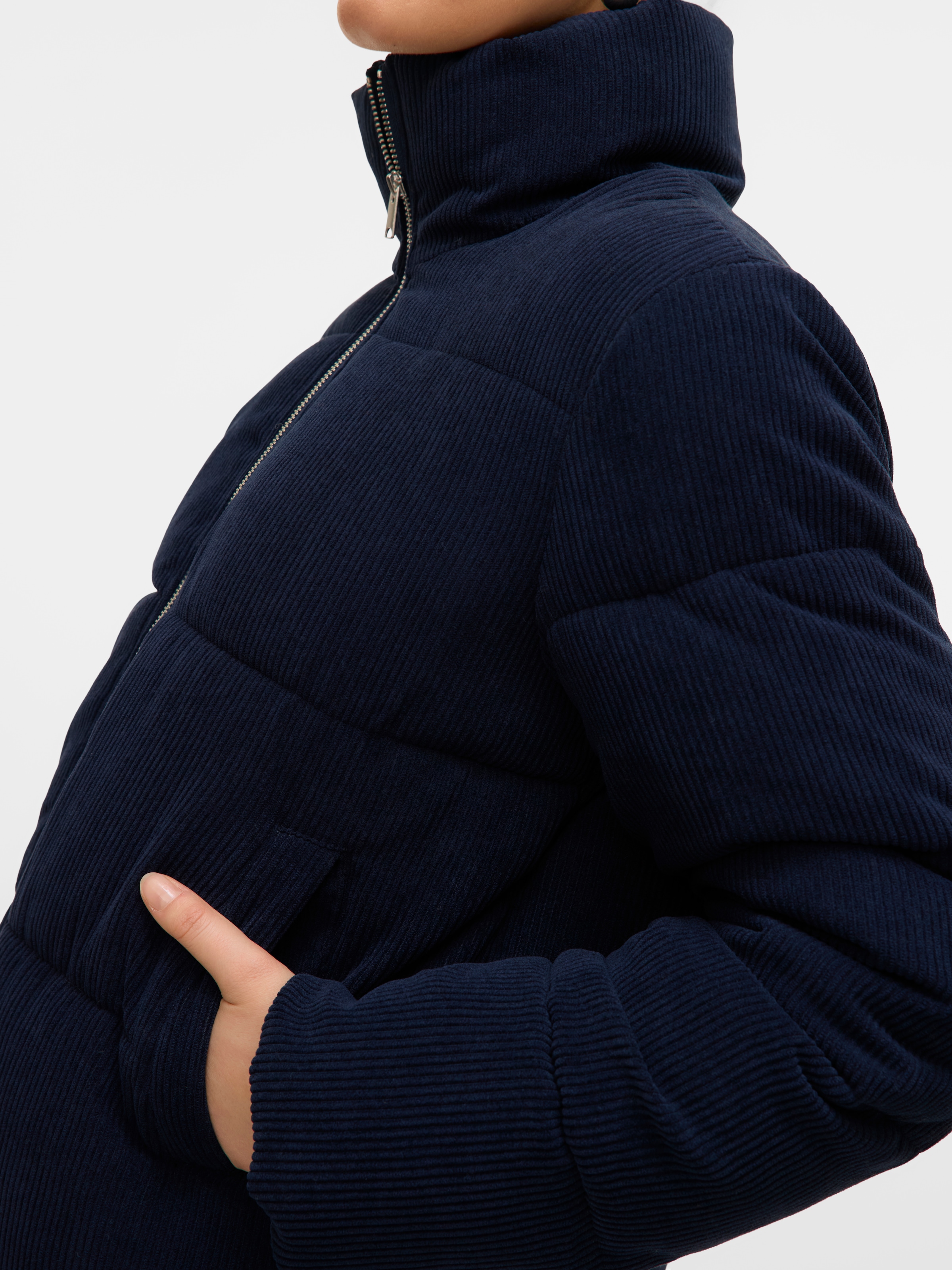 Vero Moda Veste matelassée »VMDEBRA SHORT JACKET GA ENT«