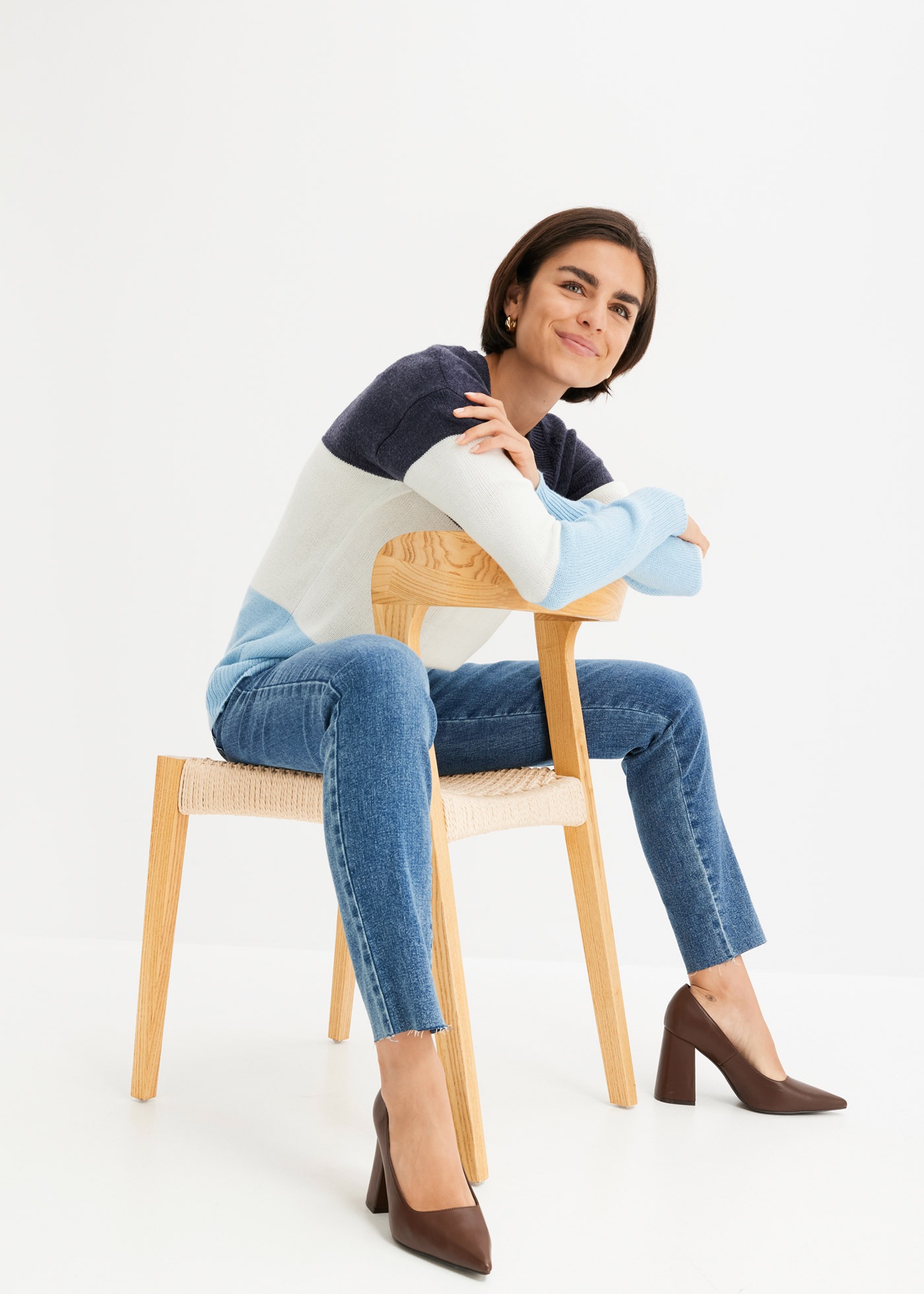 bonprix Pull en tricot »Pullover« aus Polyacryl, mit V-Ausschnitt, bequeme Passform