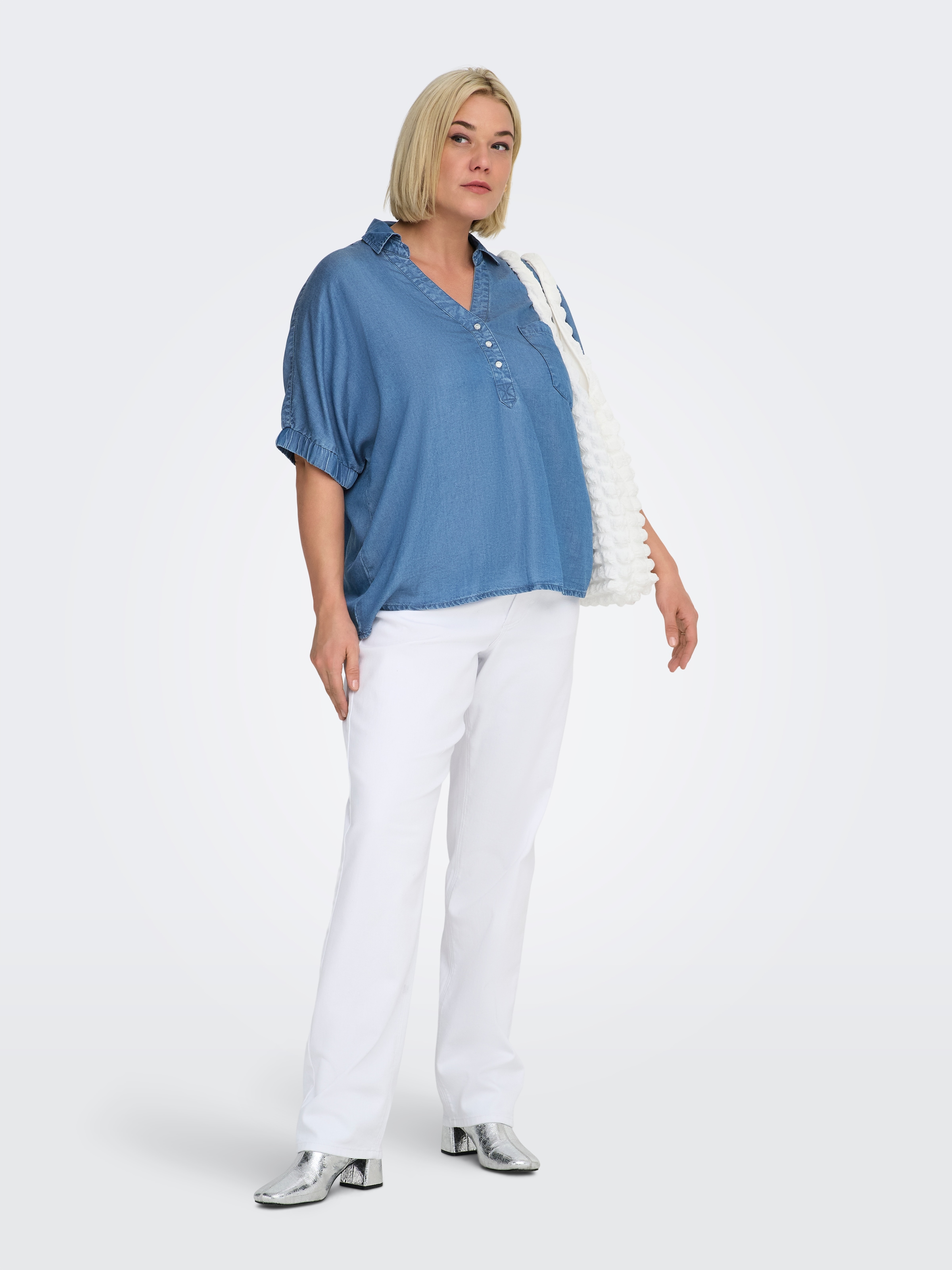 ONLY CARMAKOMA Blouse en jean »CARCHARIS LIFE CAP SLEEVE SHIRT PNT« aspect denim, coupe ample, poignets élastiques